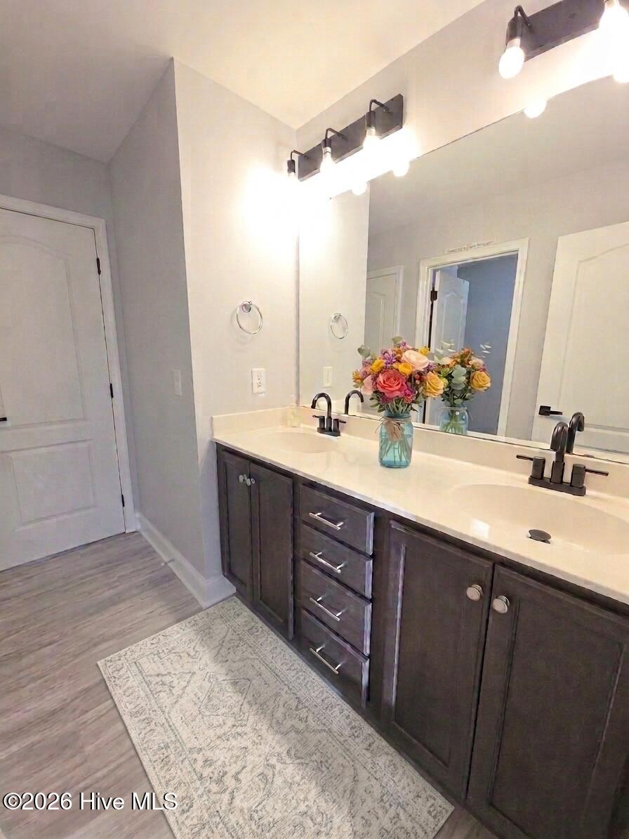 100564873 | Photo 19