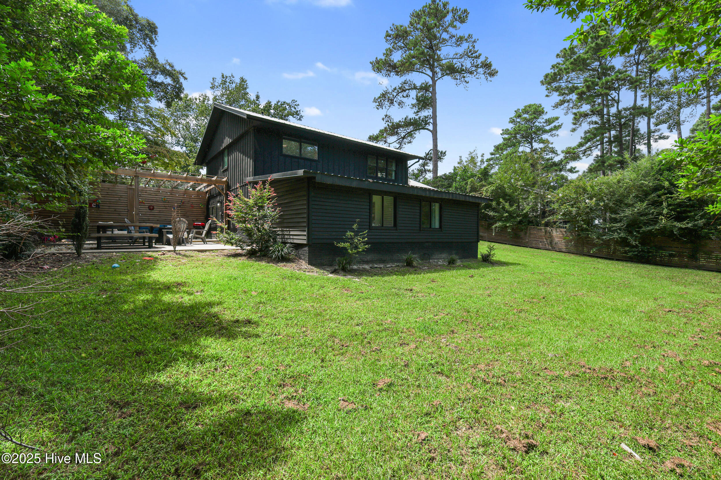 100527565 | Photo 24