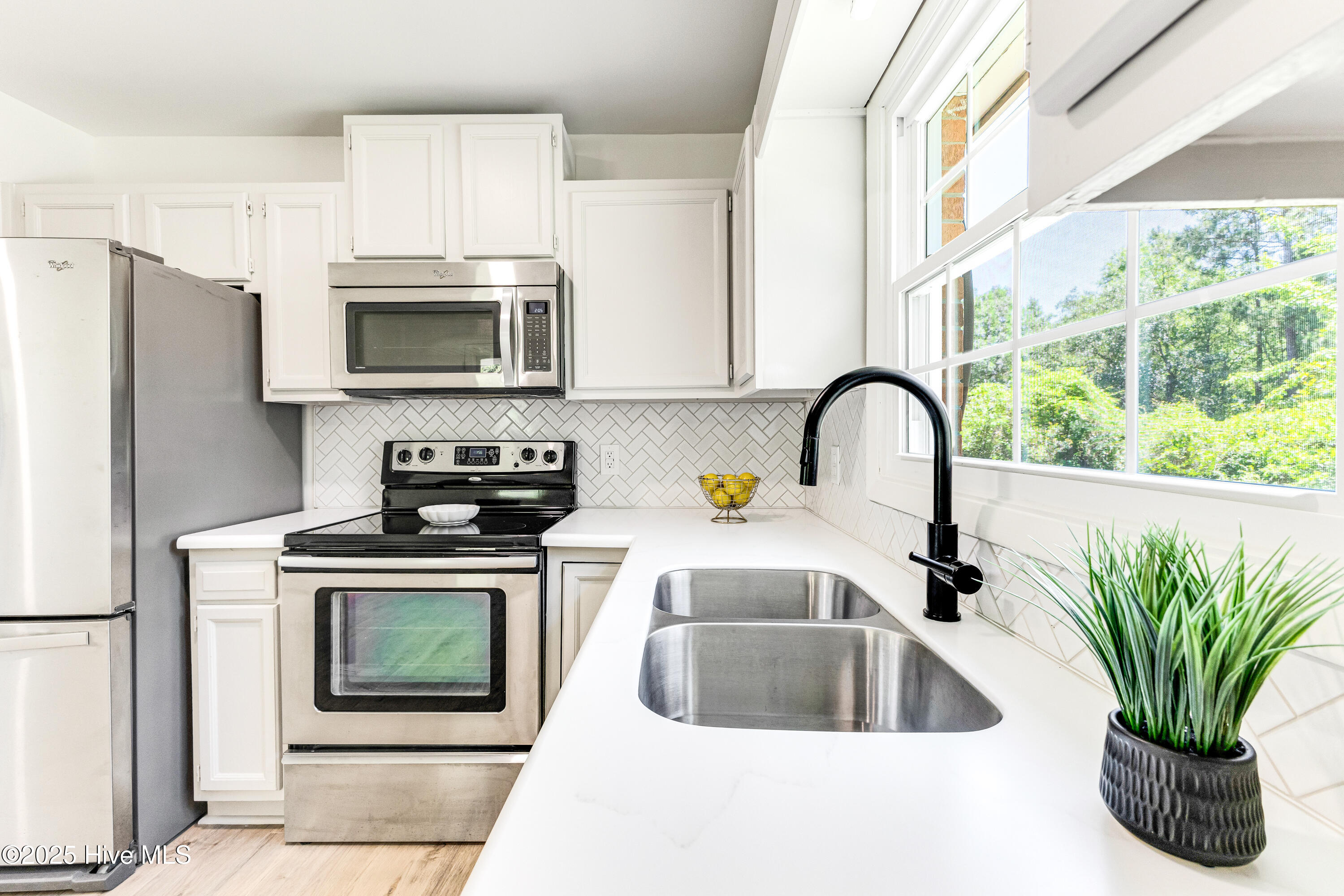 100509381 | Photo 18