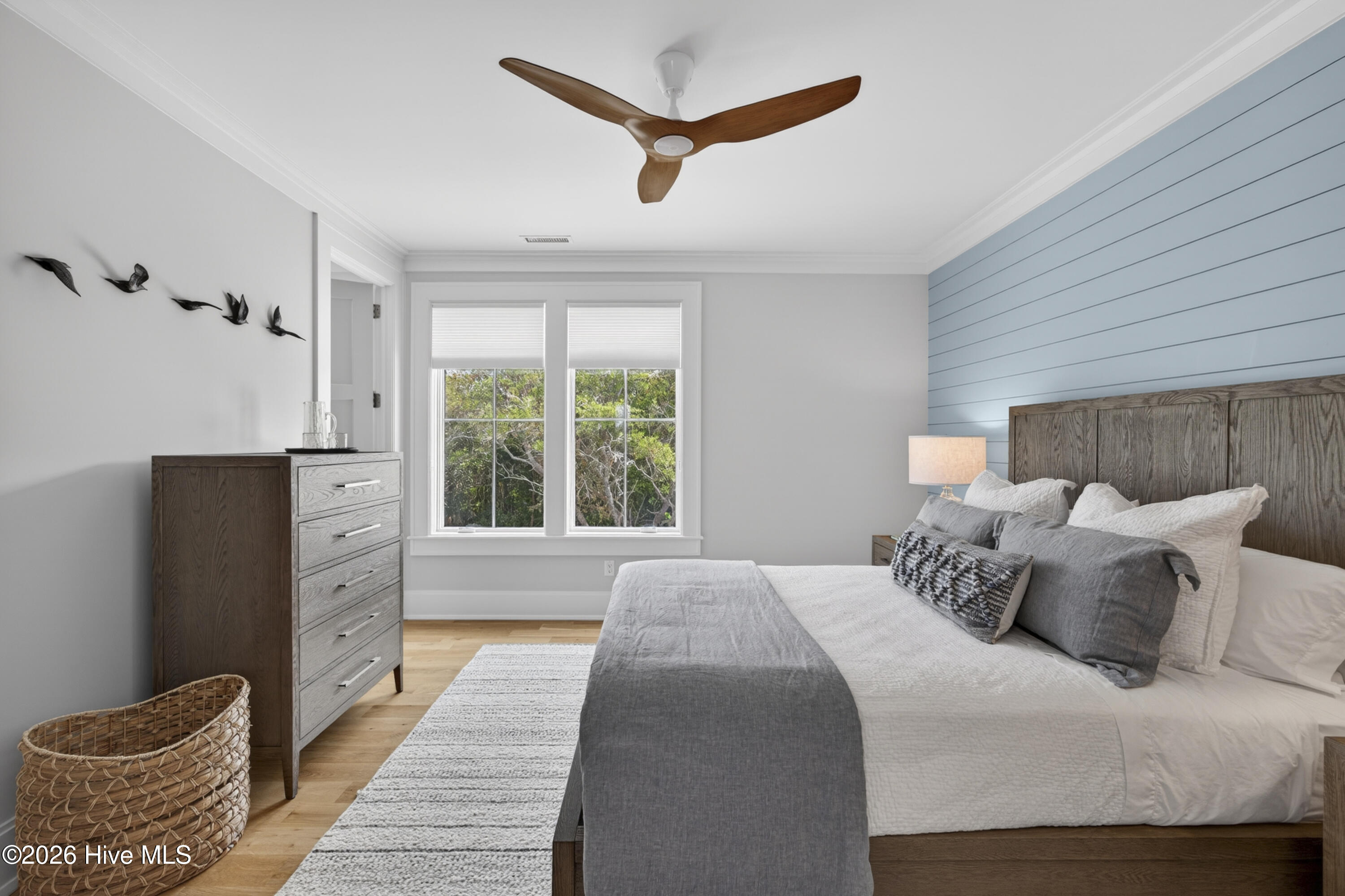 100566186 | Photo 54