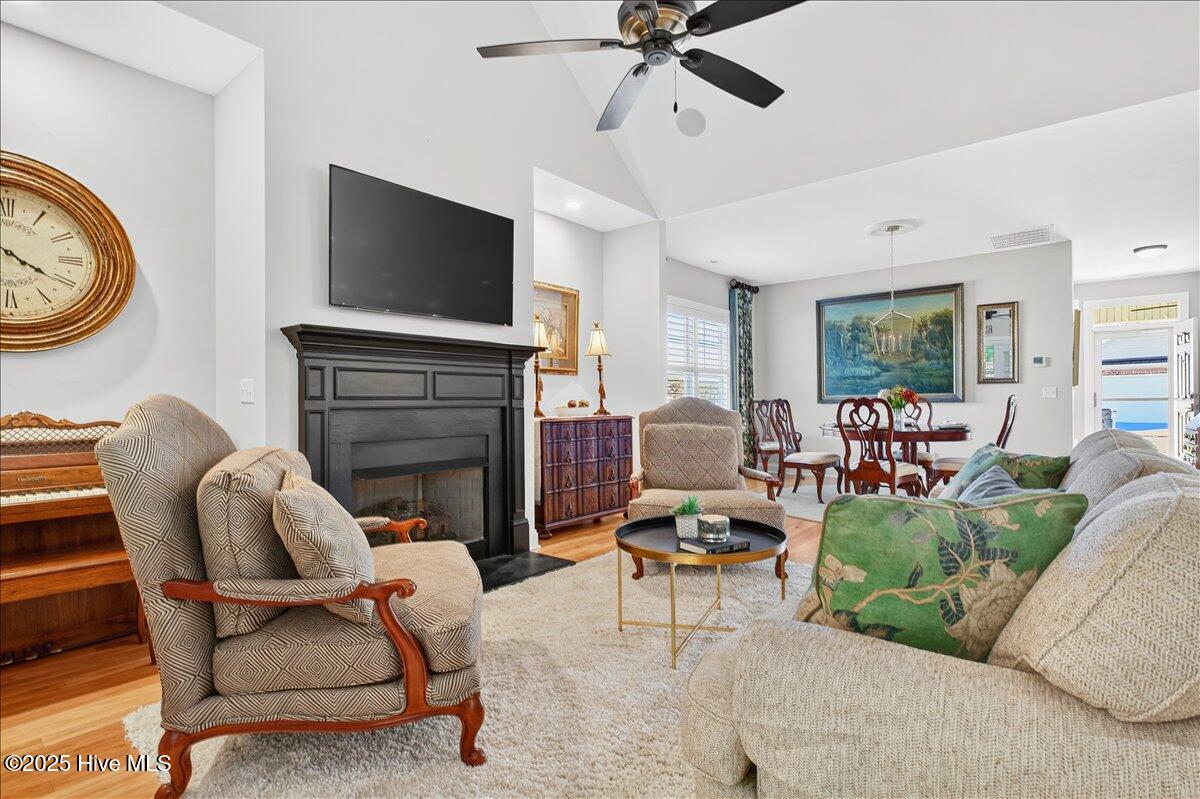 100541263 | Photo 19