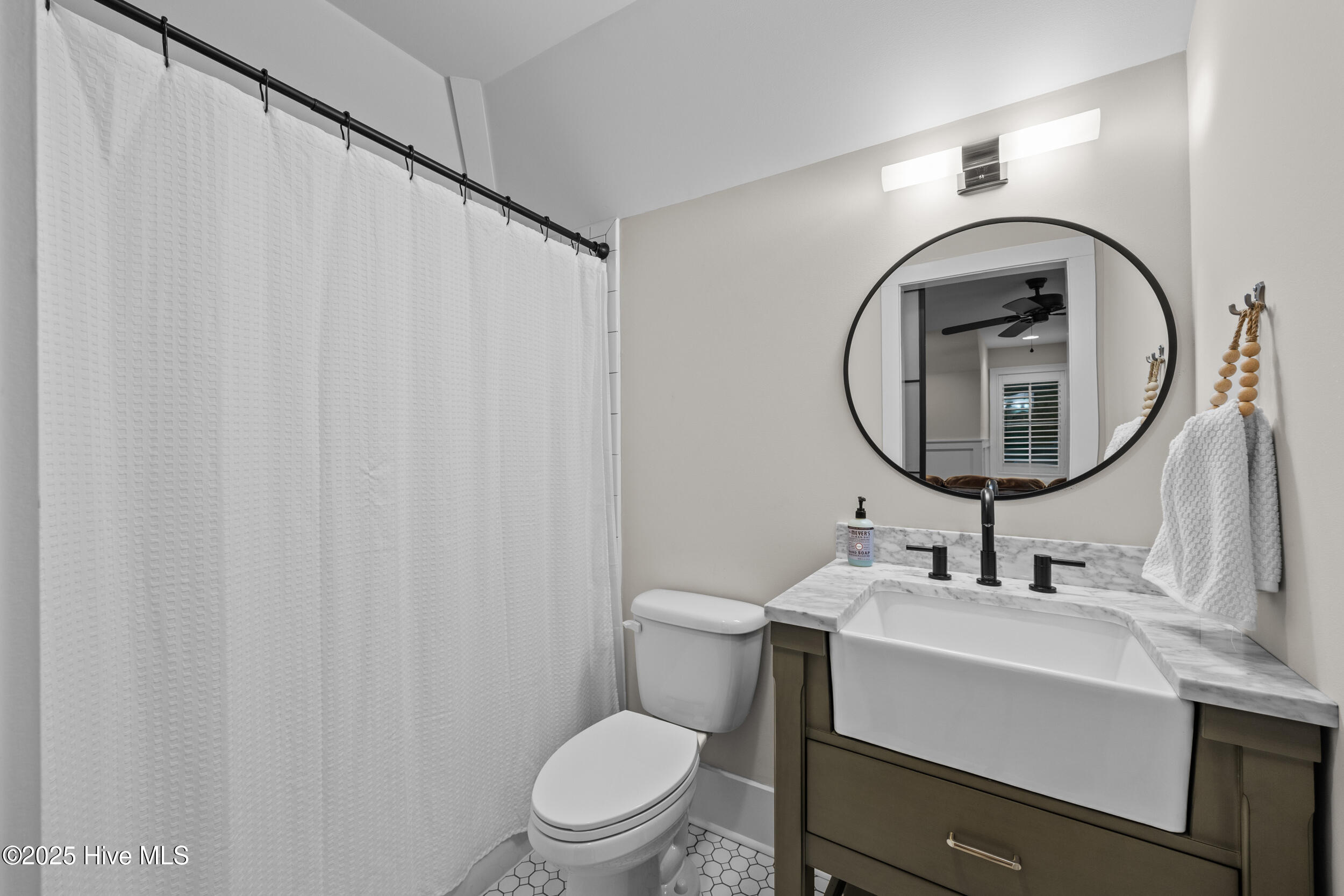 100543217 | Photo 68