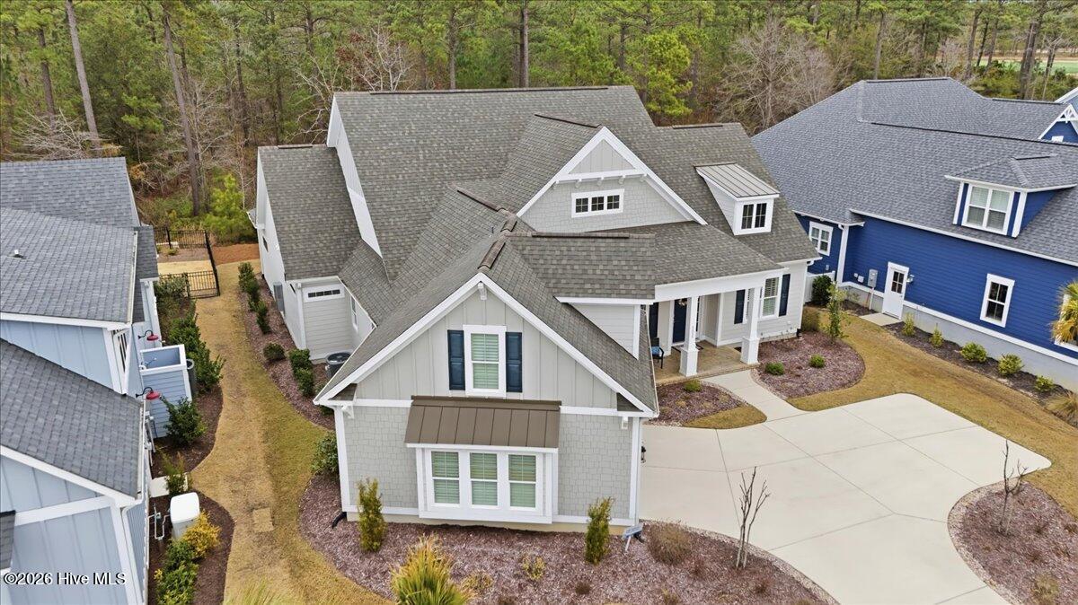 100558709 | Photo 86