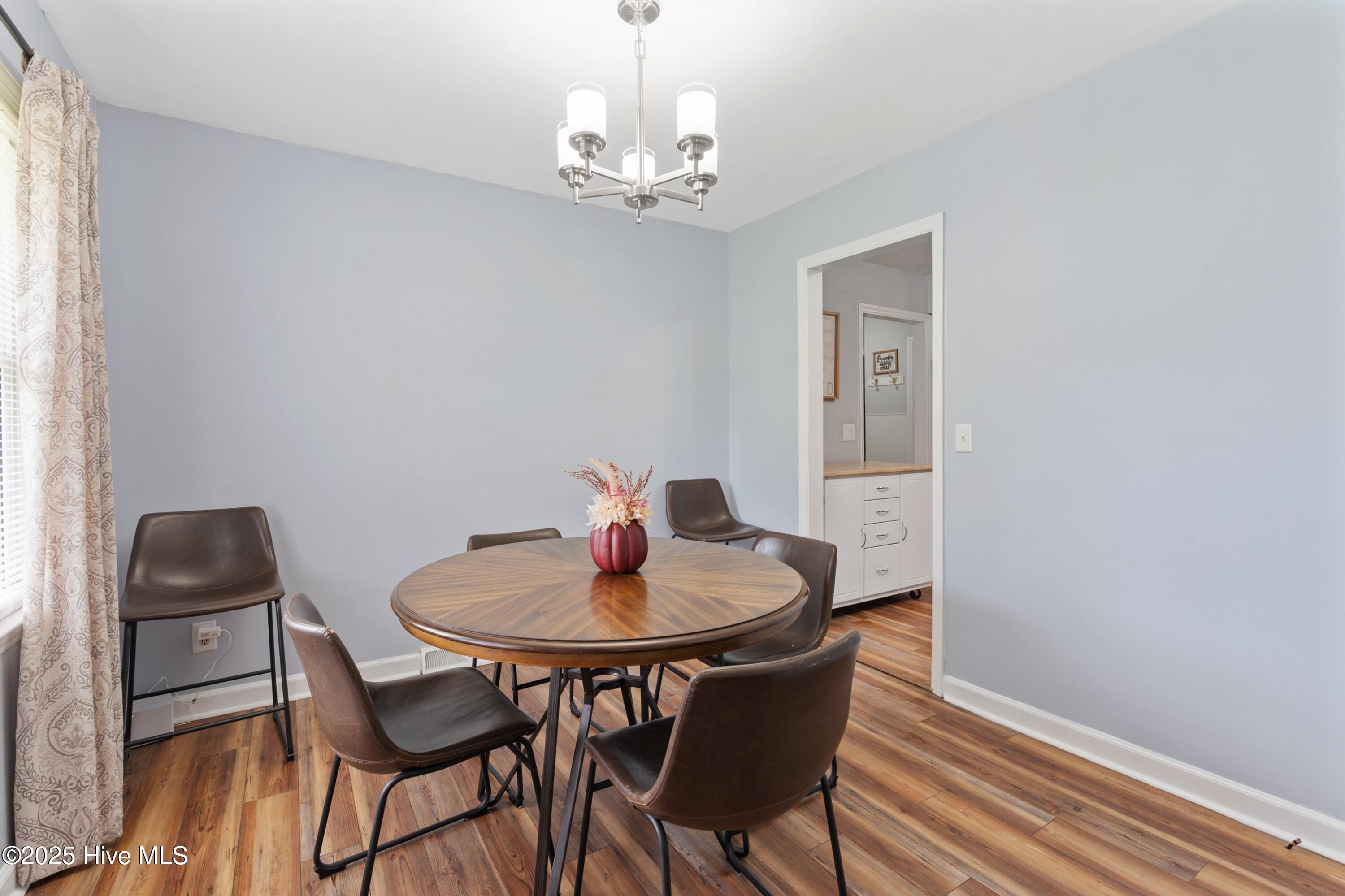 100526163 | Photo 21