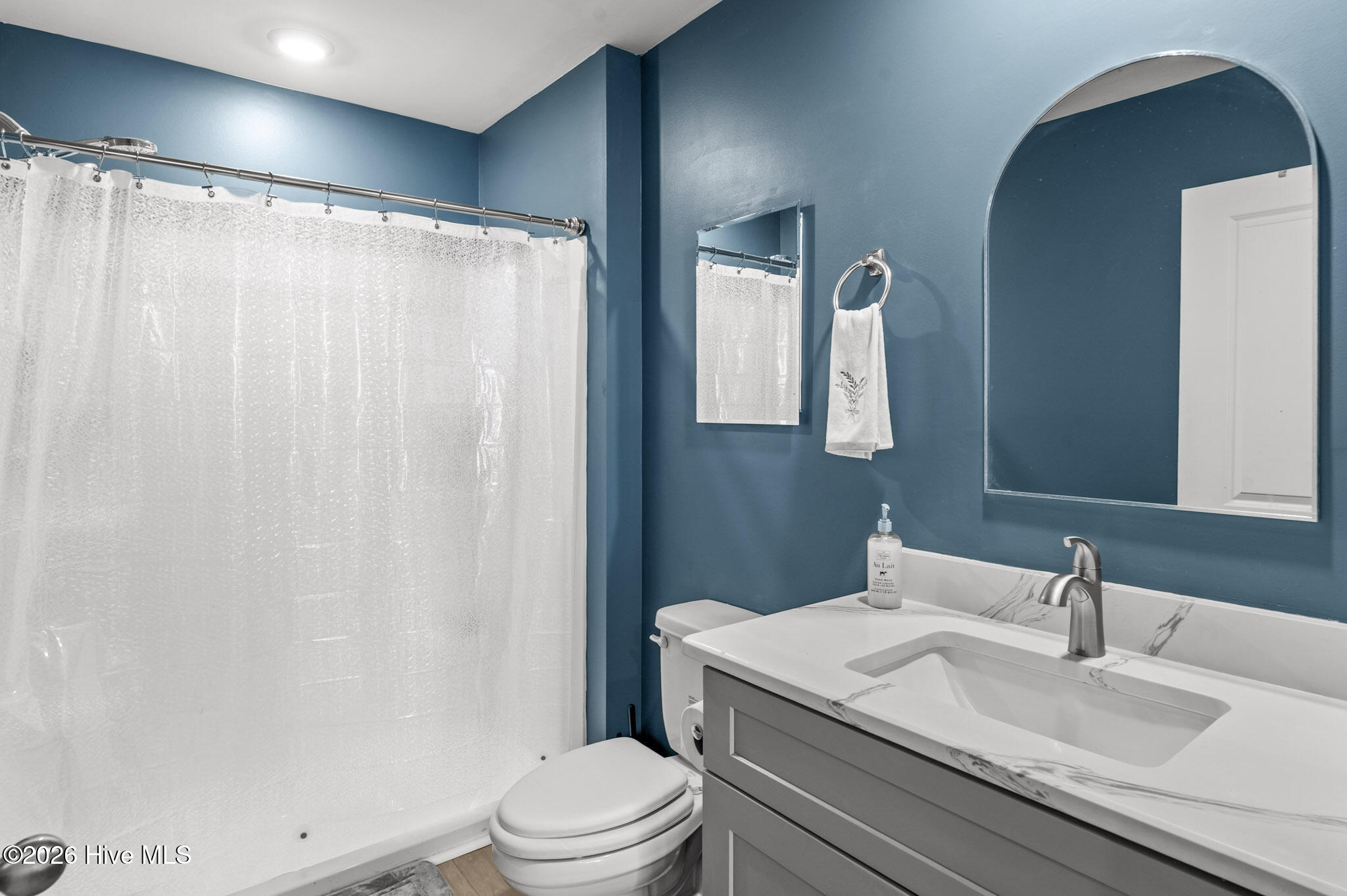 100566662 | Photo 50