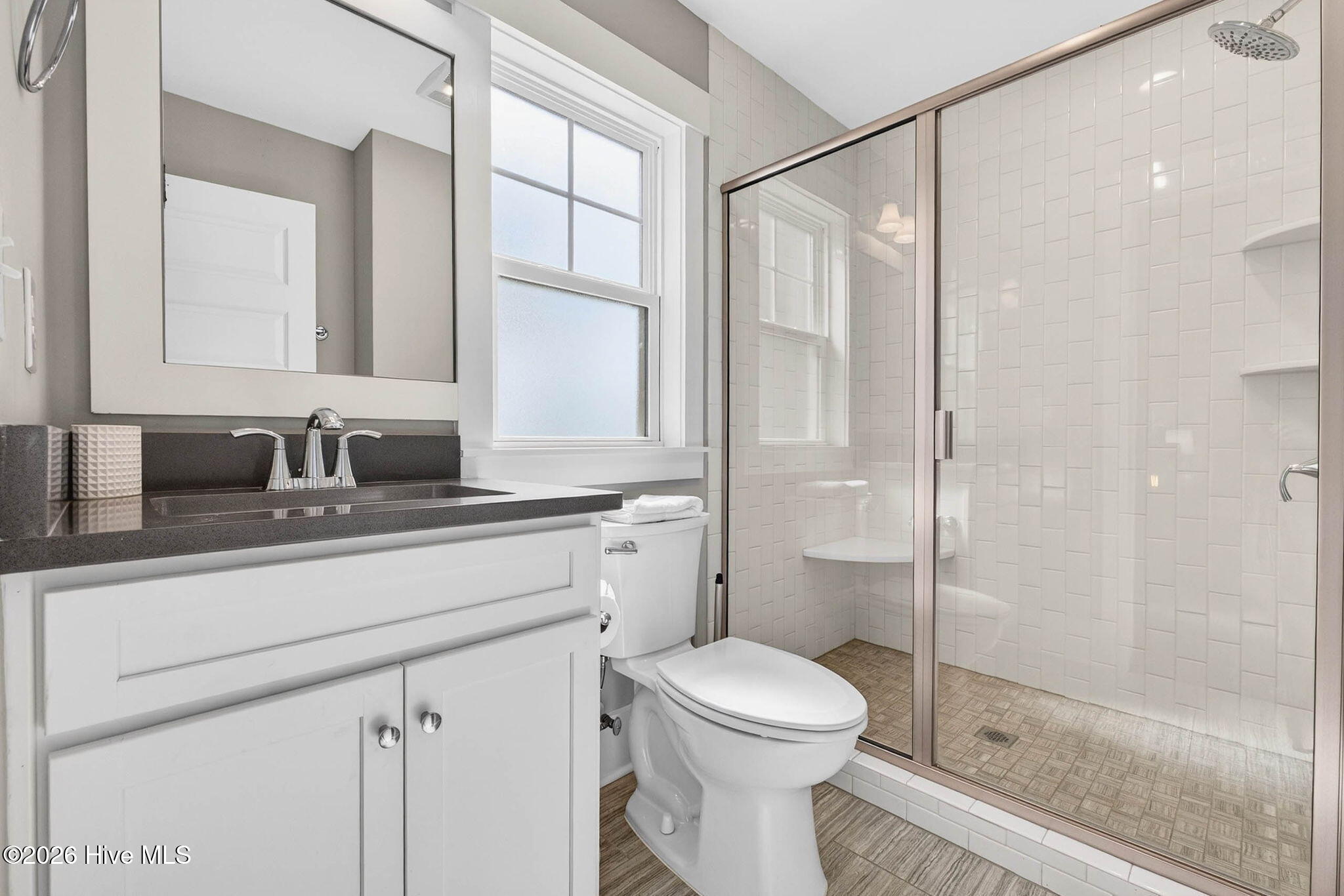 100565518 | Photo 20