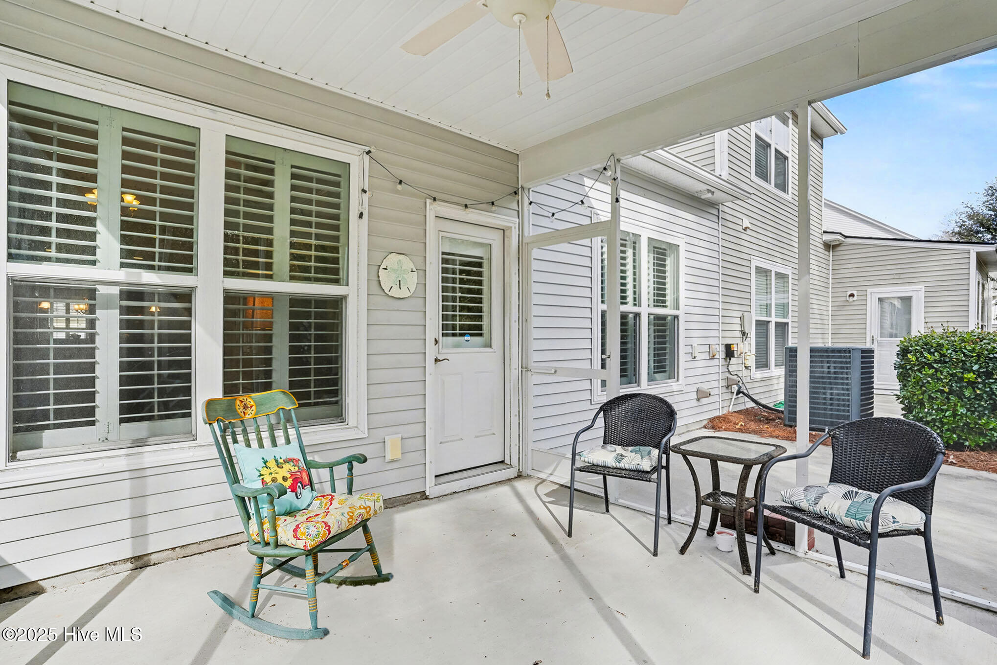 100545929 | Photo 36