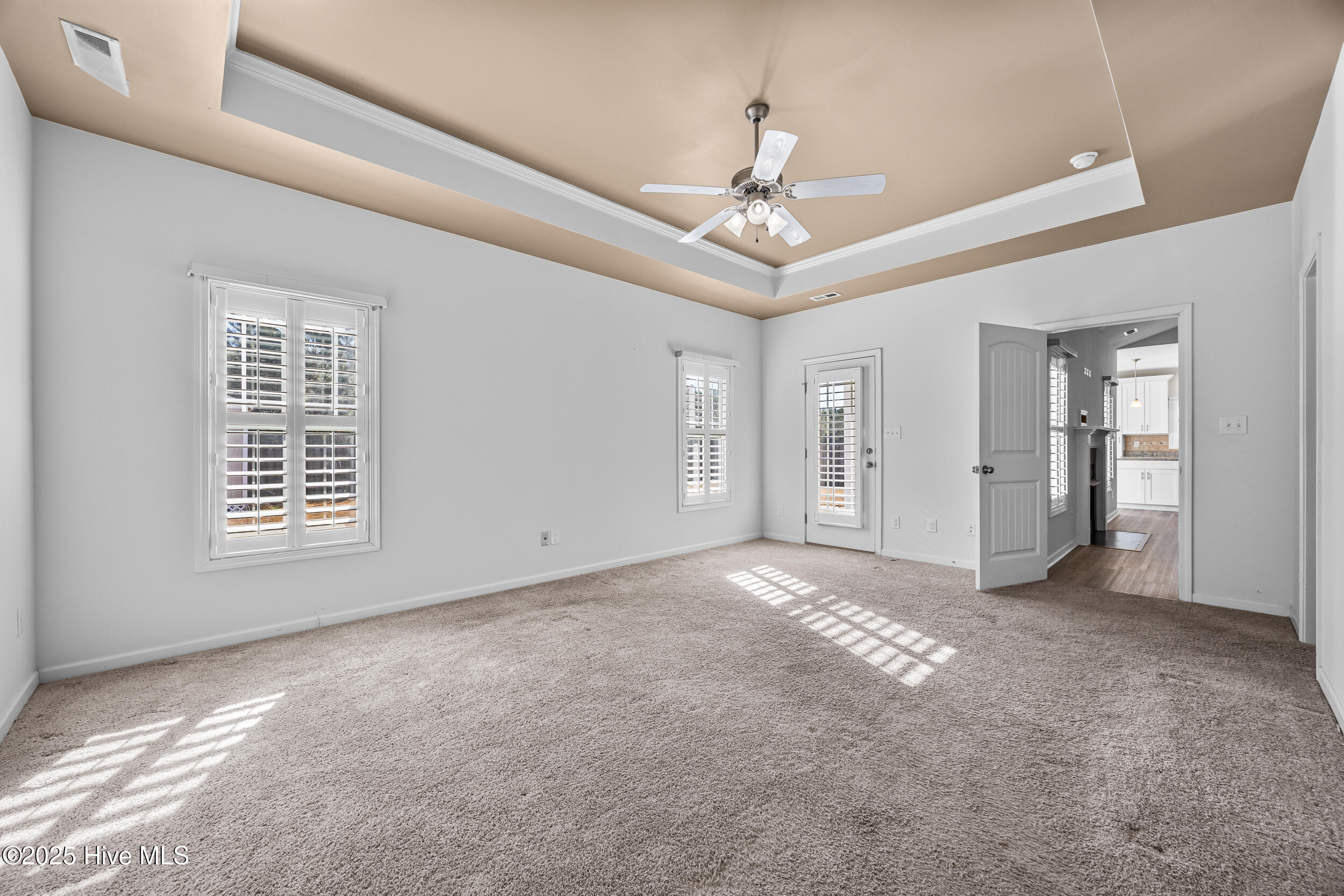 100546907 | Photo 18