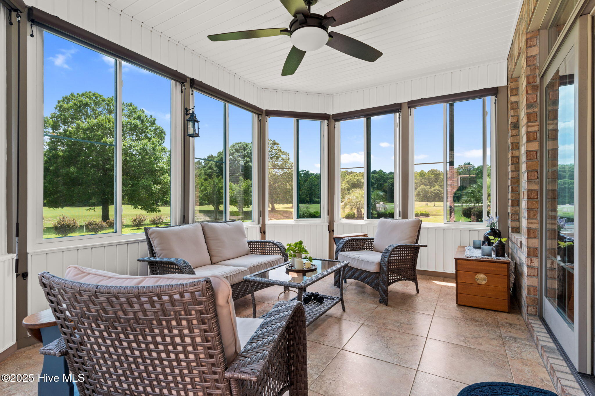 100548908 | Photo 28