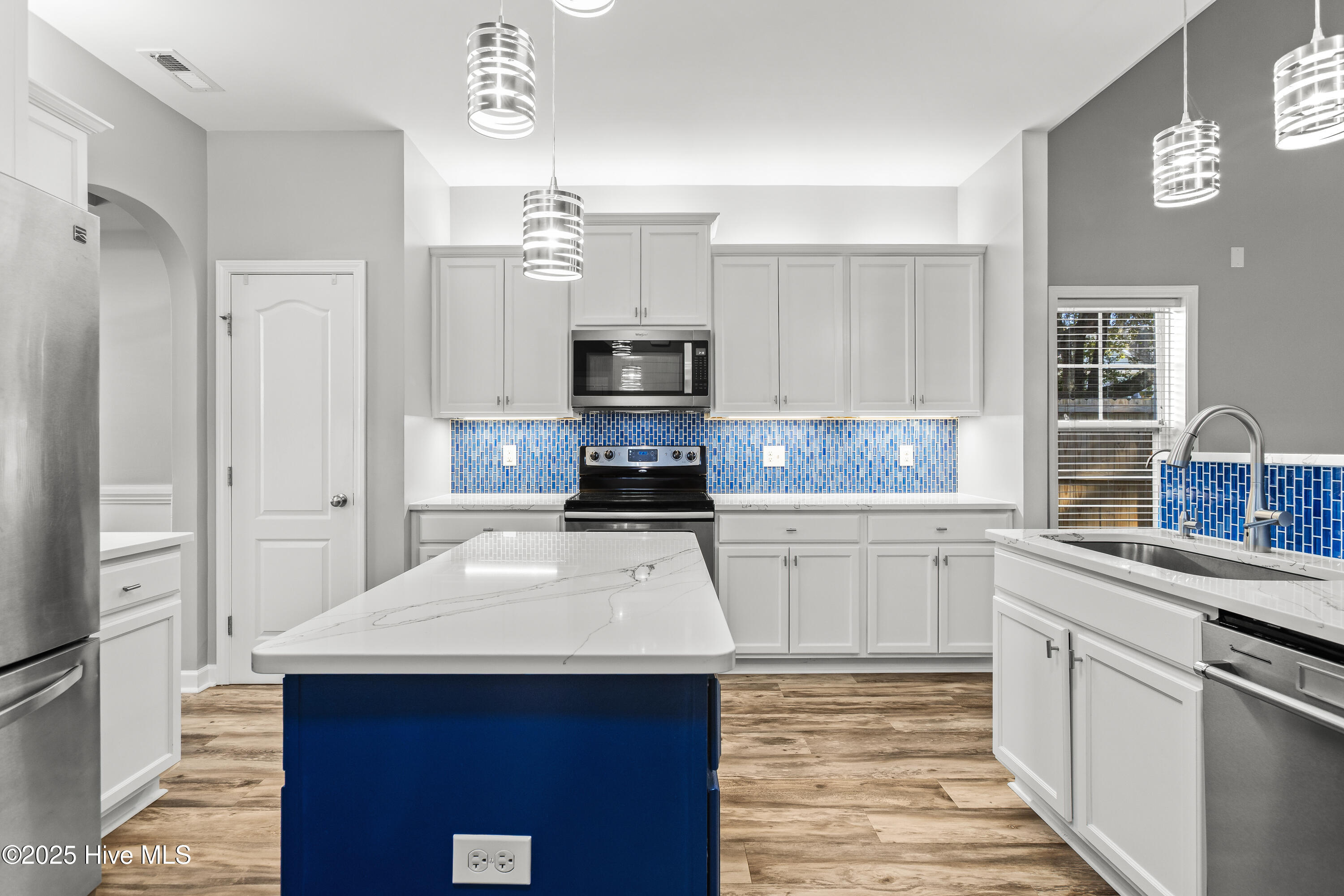 100541527 | Photo 11