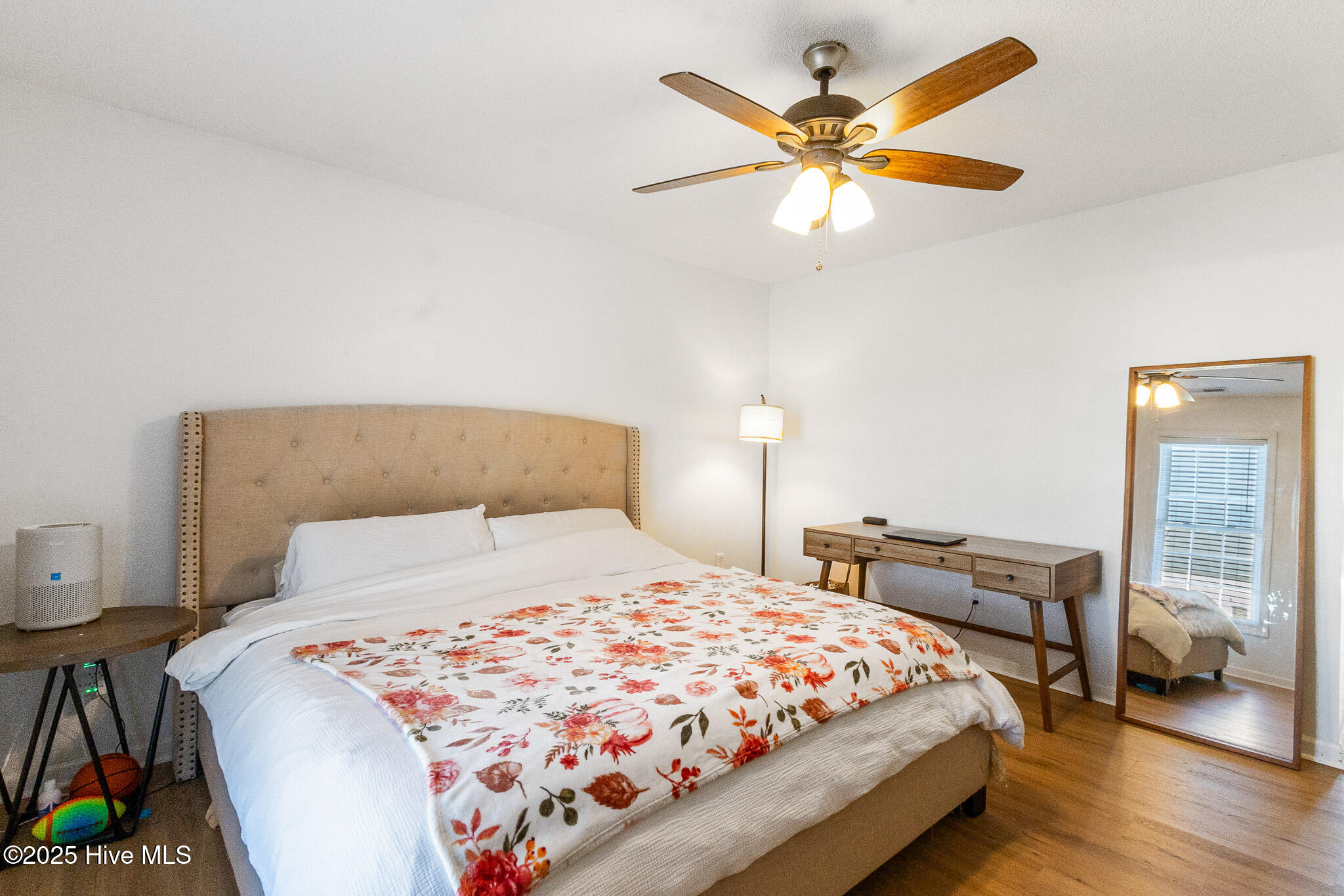 100545933 | Photo 22