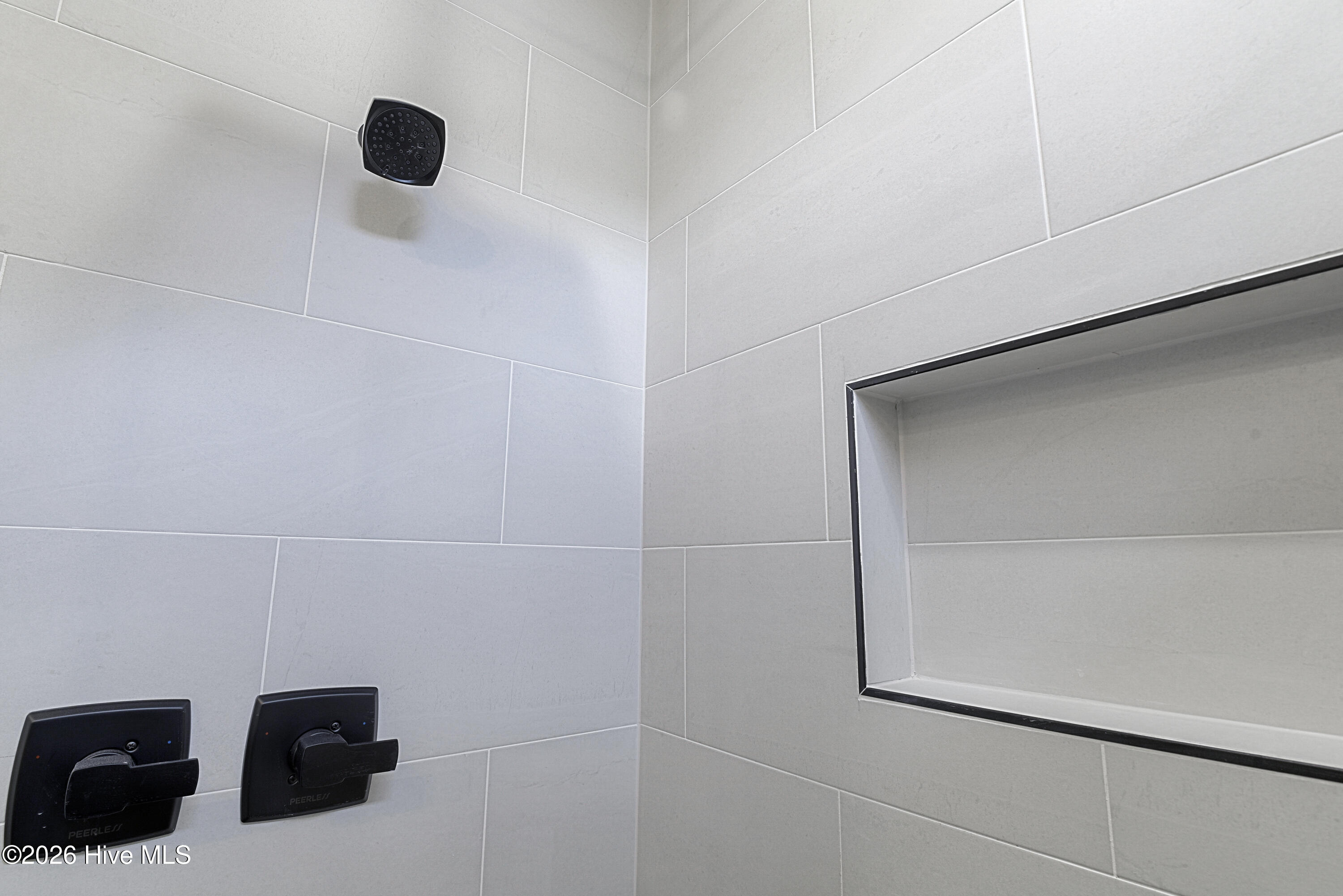 100547114 | Photo 36