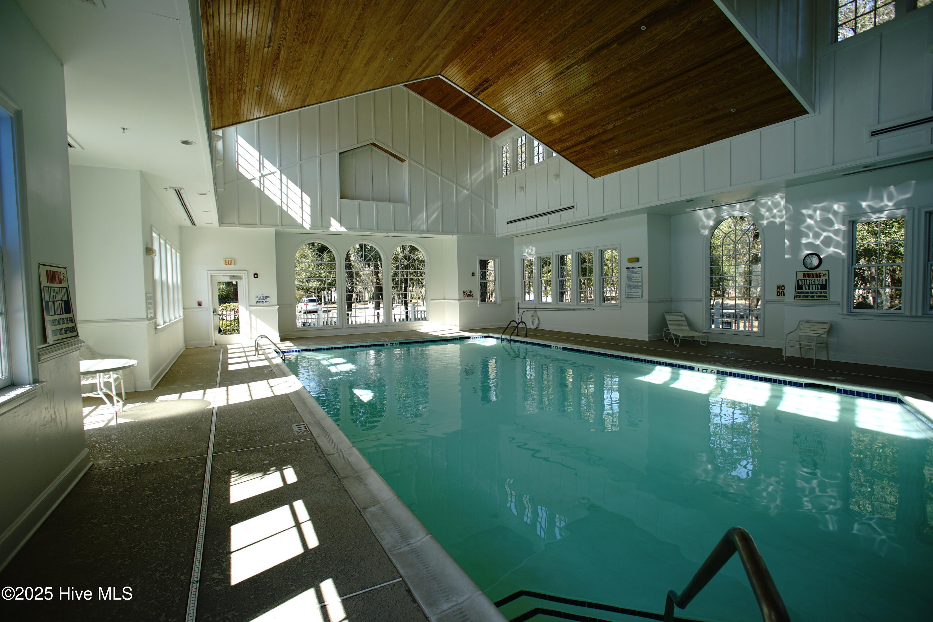 100488019 | Photo 14