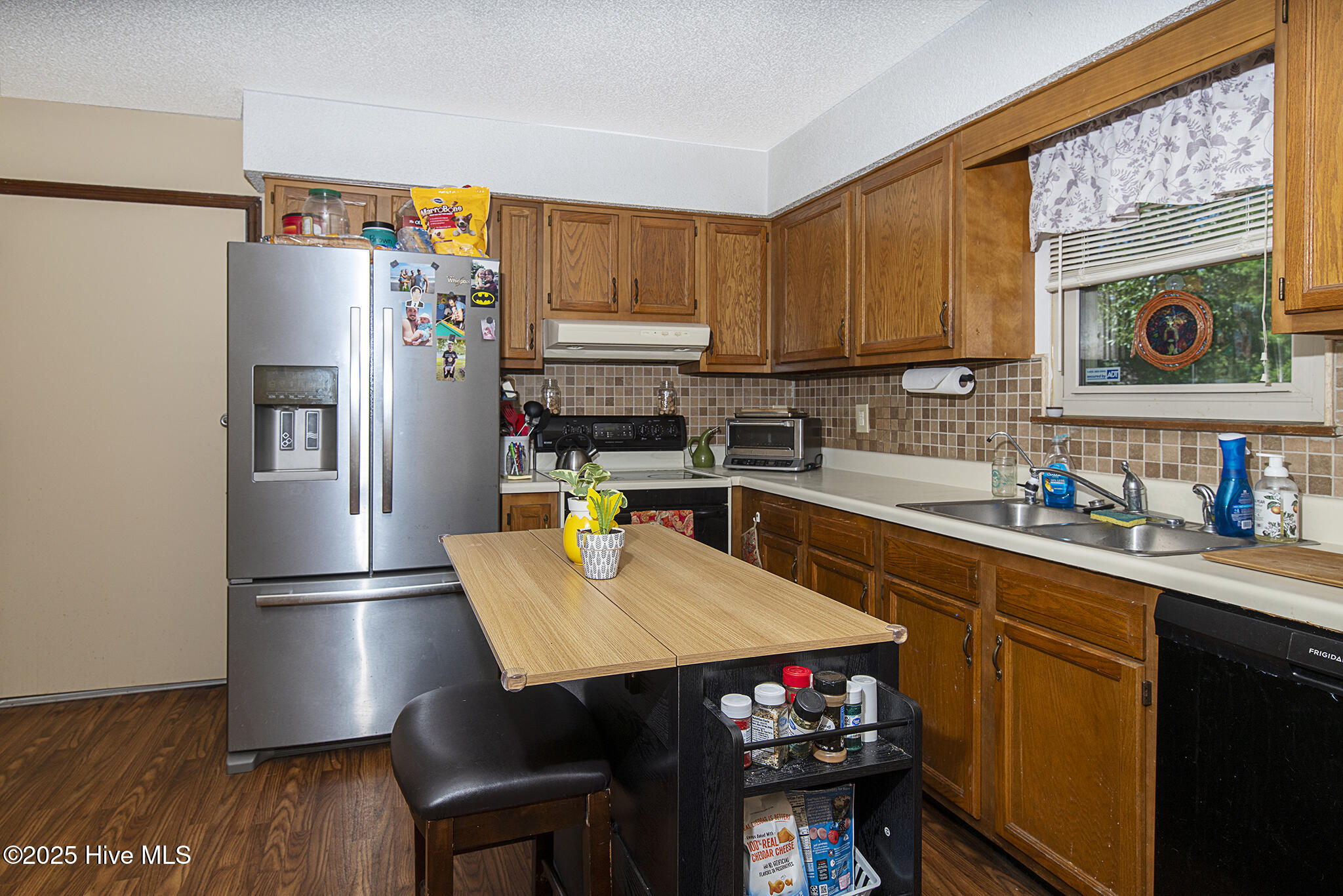 1342 Old Maplehurst Rd Road, Jacksonville, NC 28540 – photo 5: kitchen