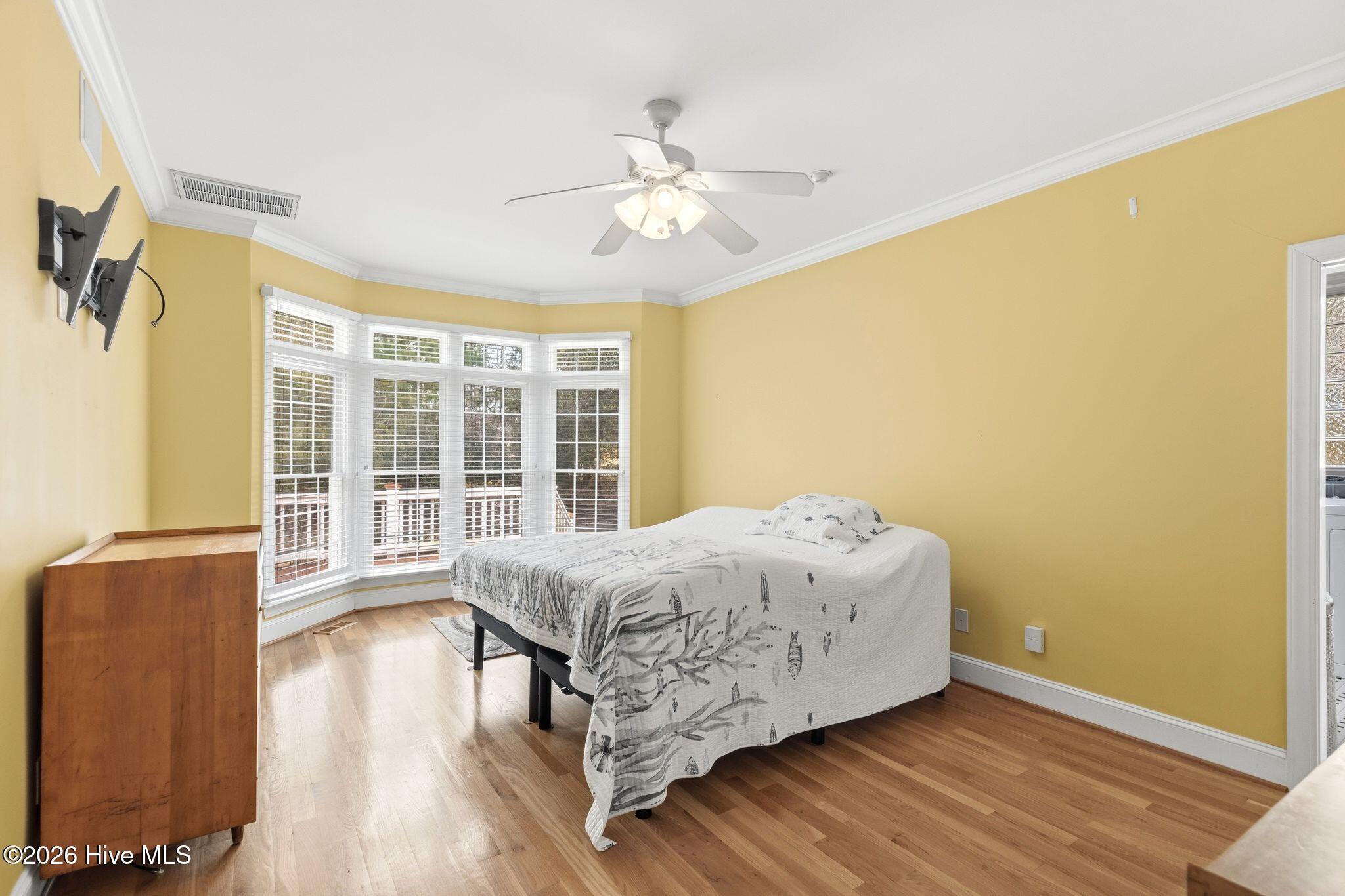 100561180 | Photo 41