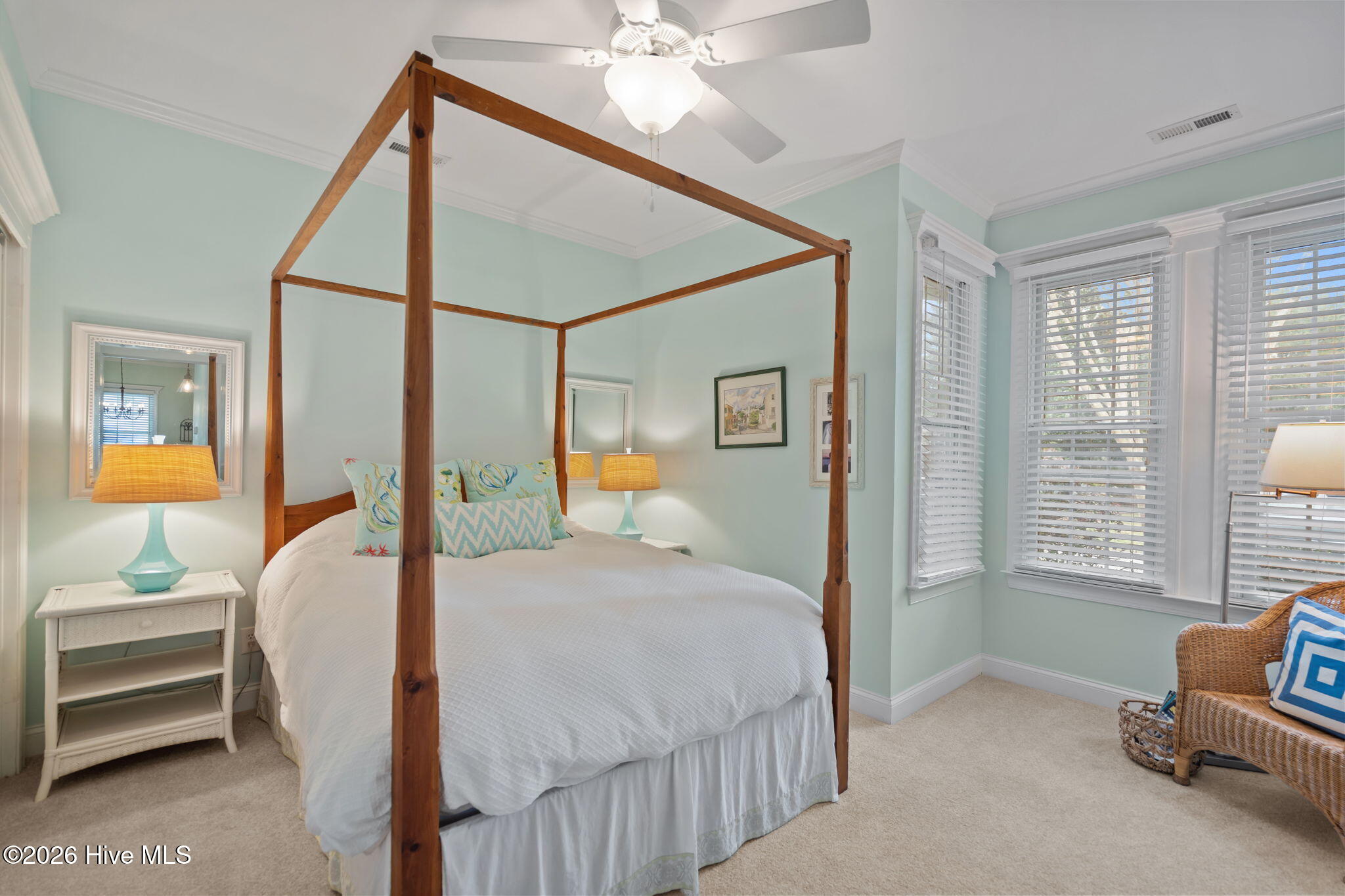 100560775 | Photo 32