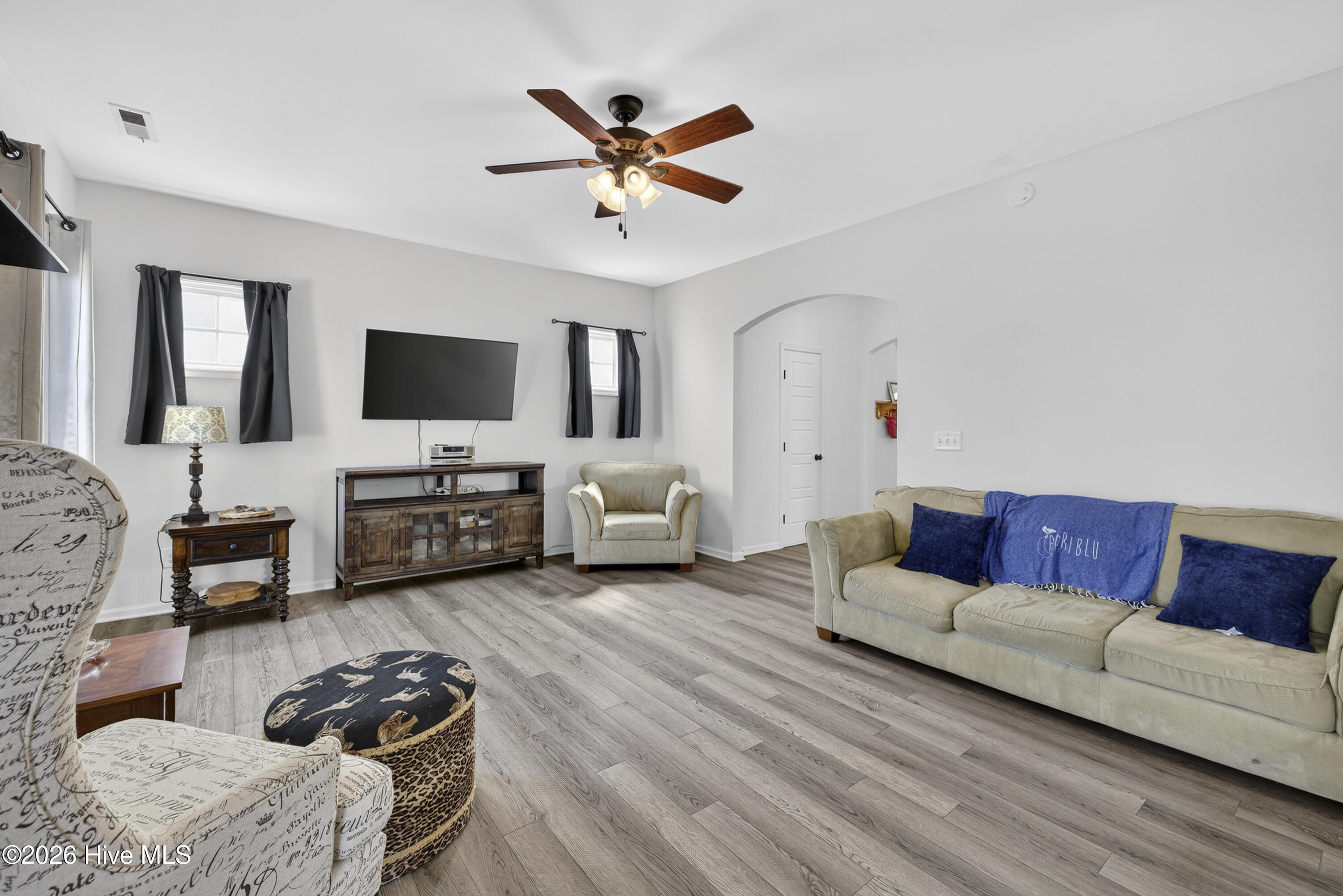 100560873 | Photo 17