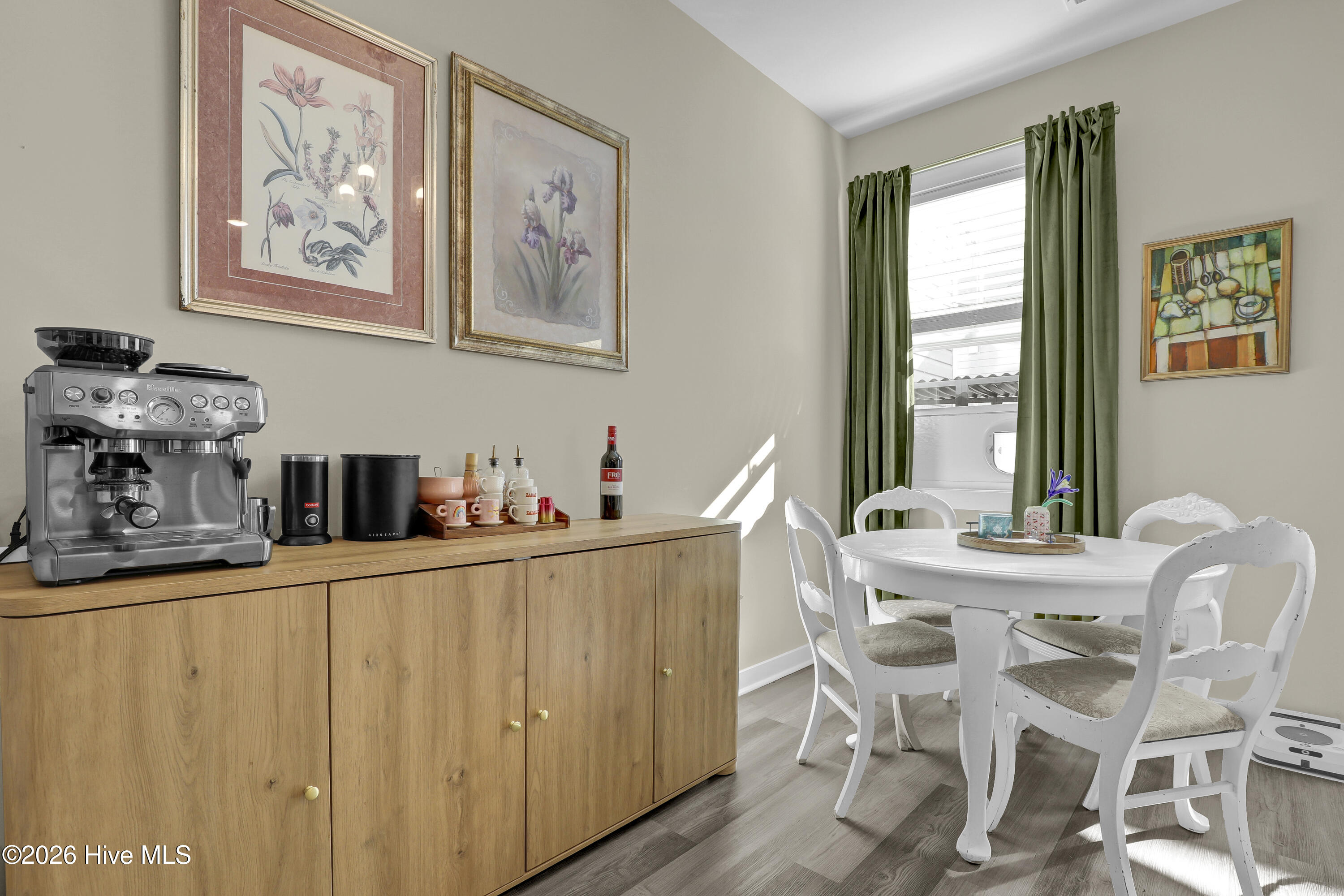 100556356 | Photo 14