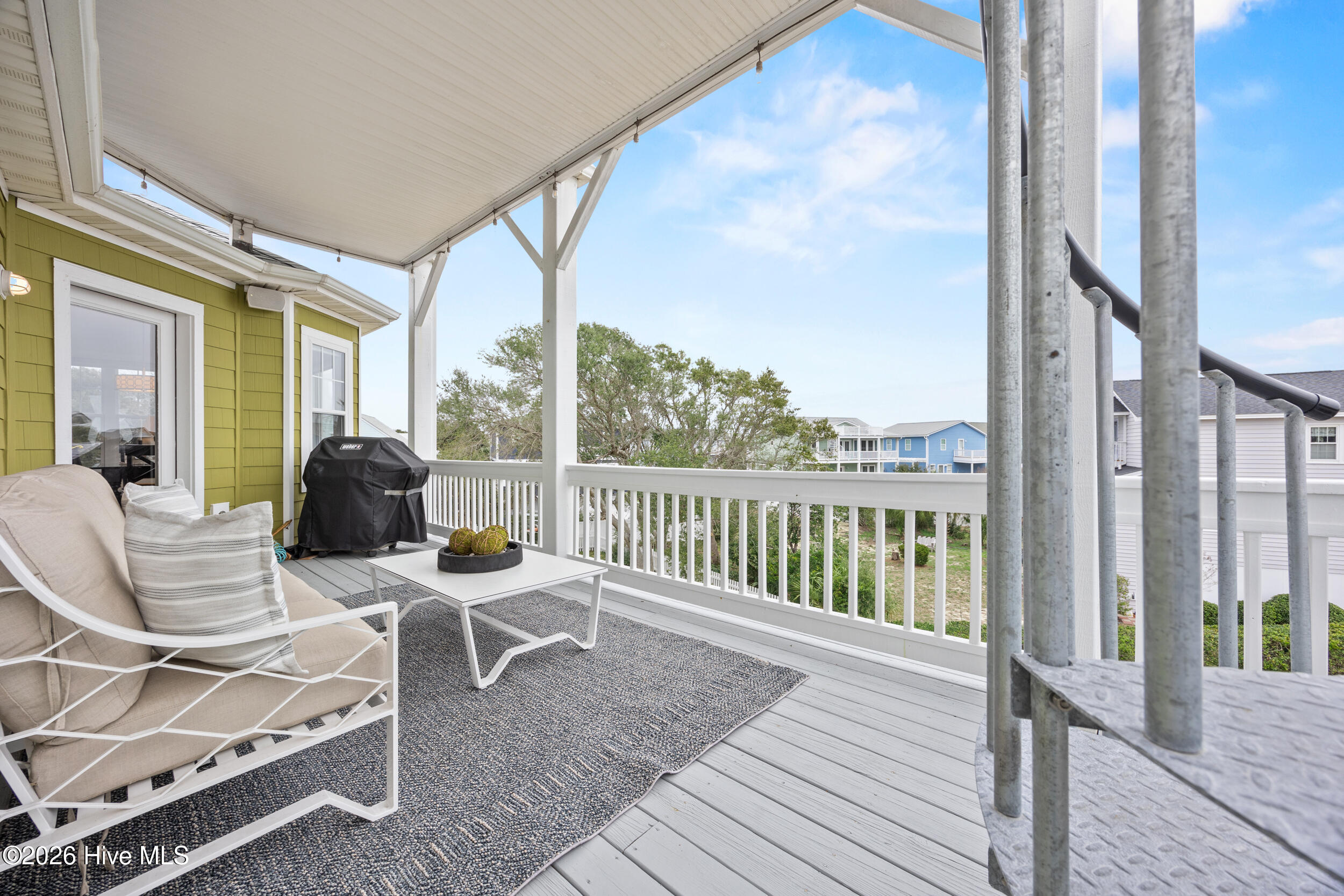 100552893 | Photo 30