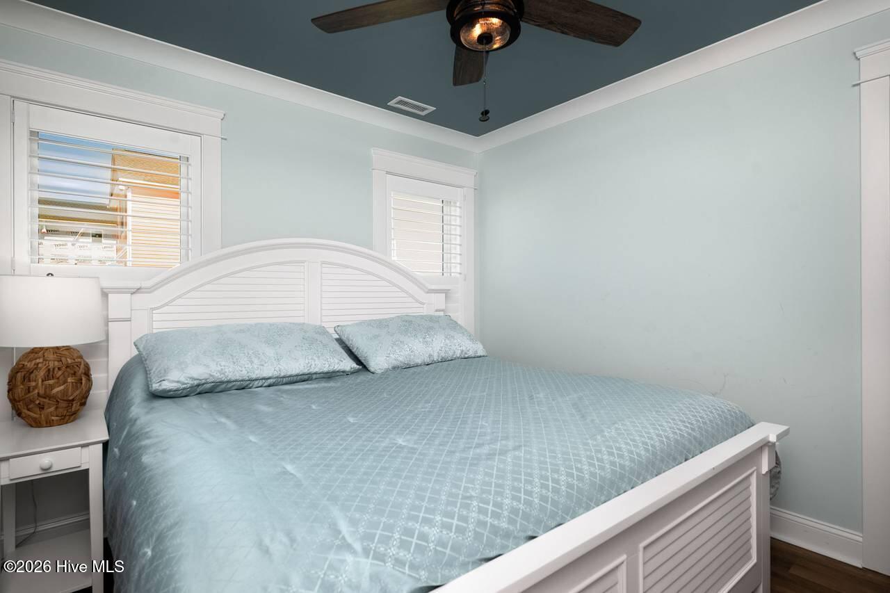 100560212 | Photo 121