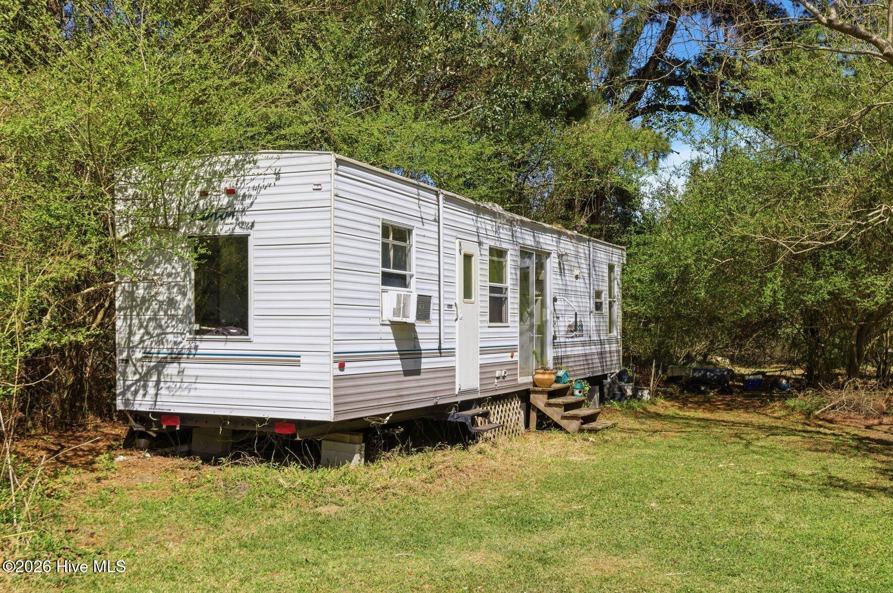 100562175 | Photo 14