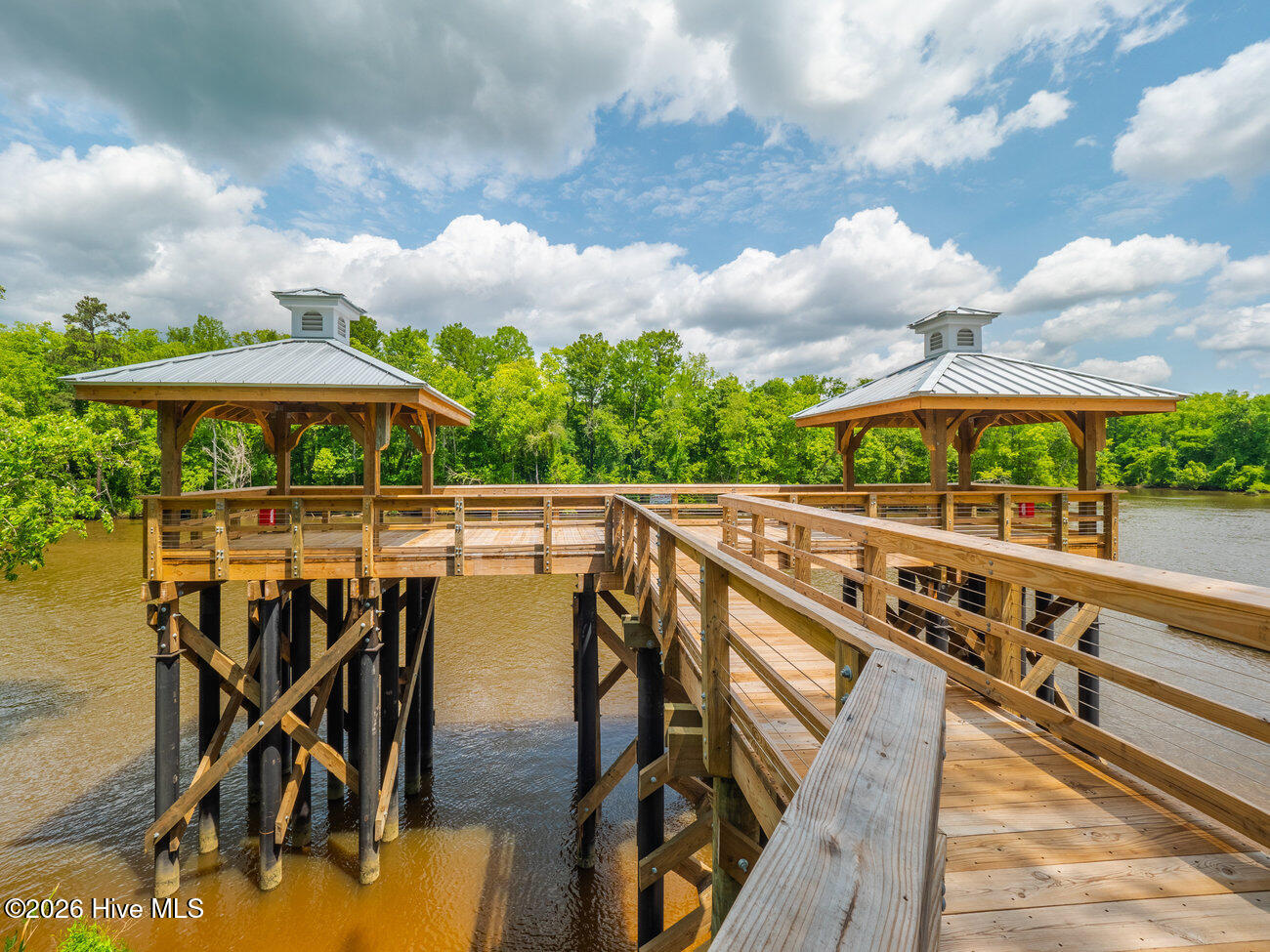 100567855 | Photo 86