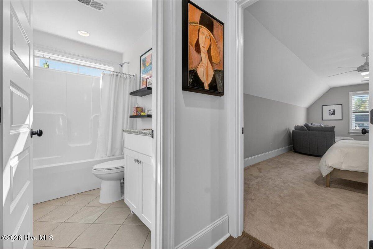 100548349 | Photo 59