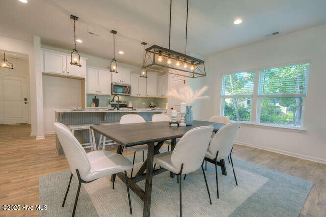 100527327 | Photo 21