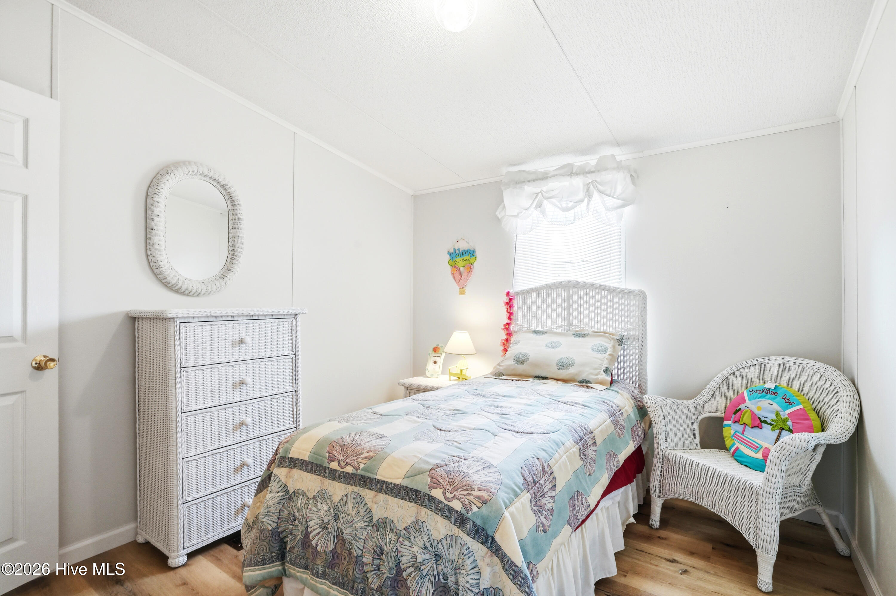 100565641 | Photo 37