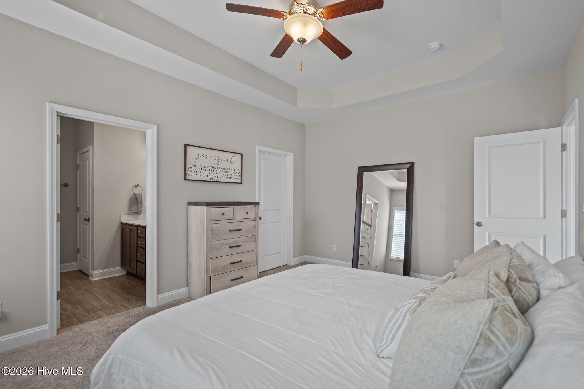 100557039 | Photo 25