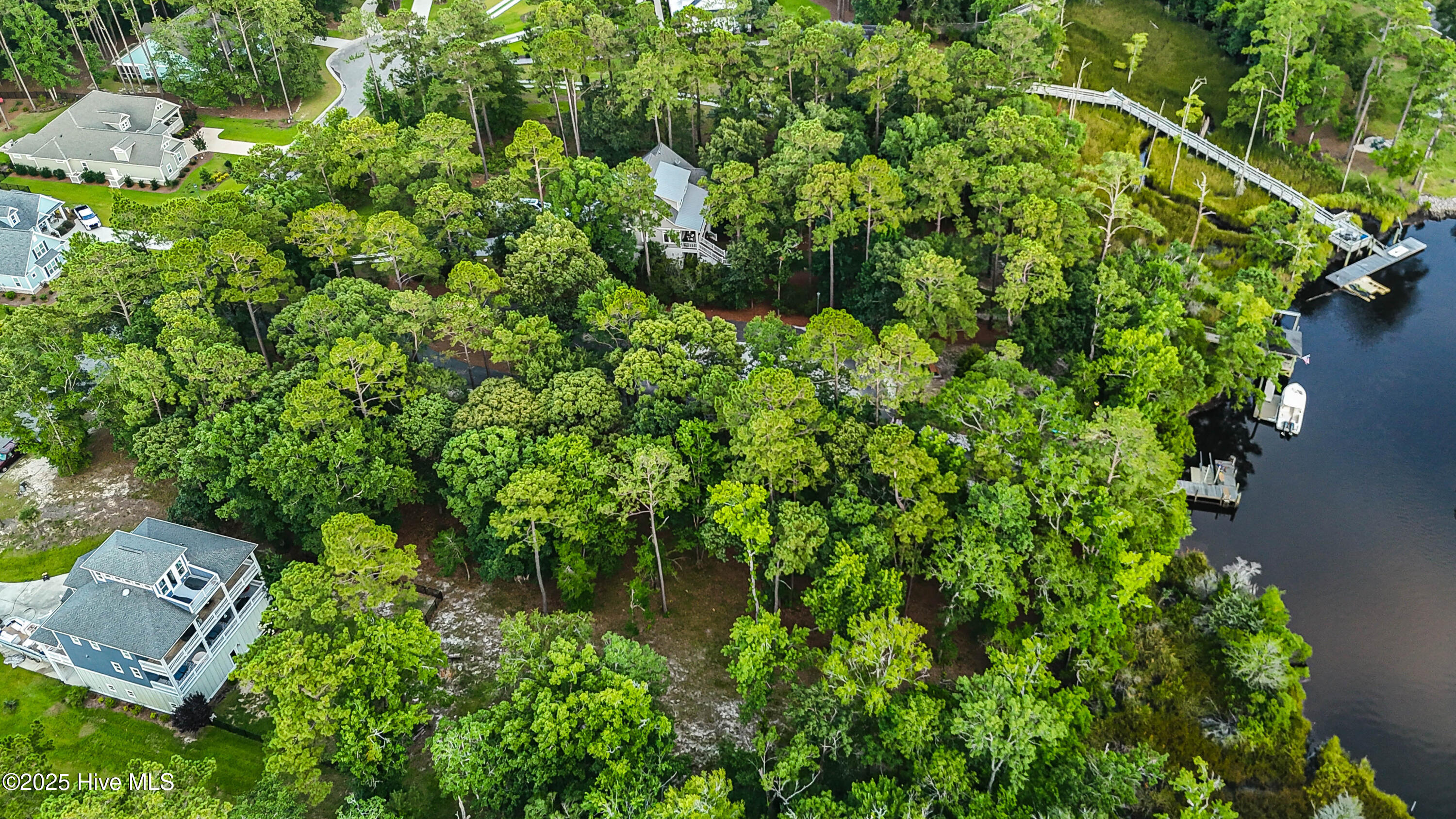 100516751 | Photo 19