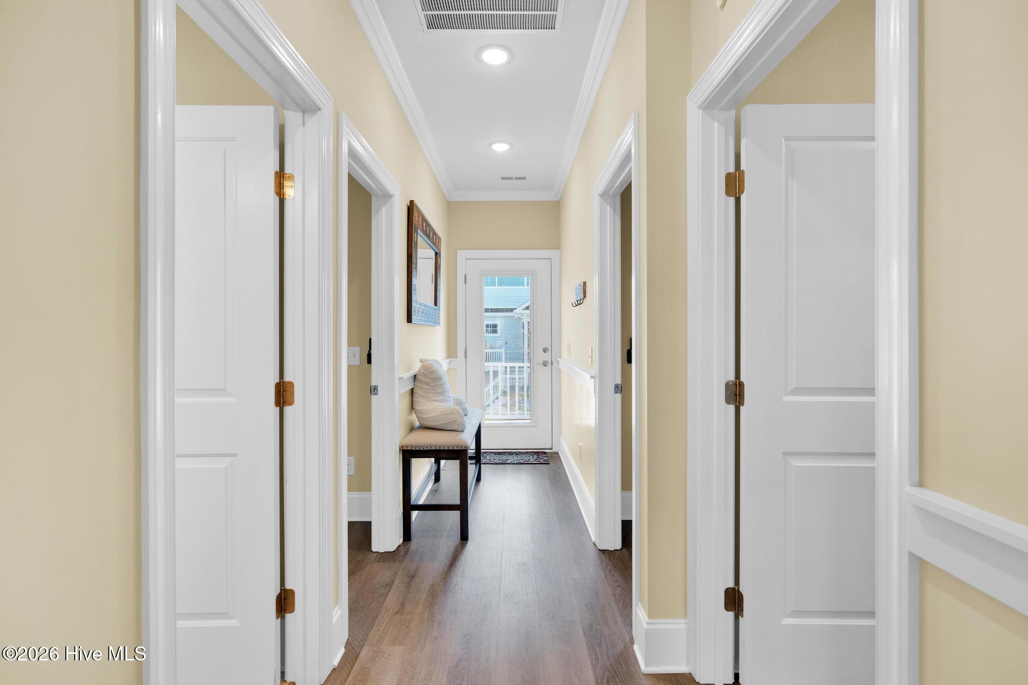 100548607 | Photo 29