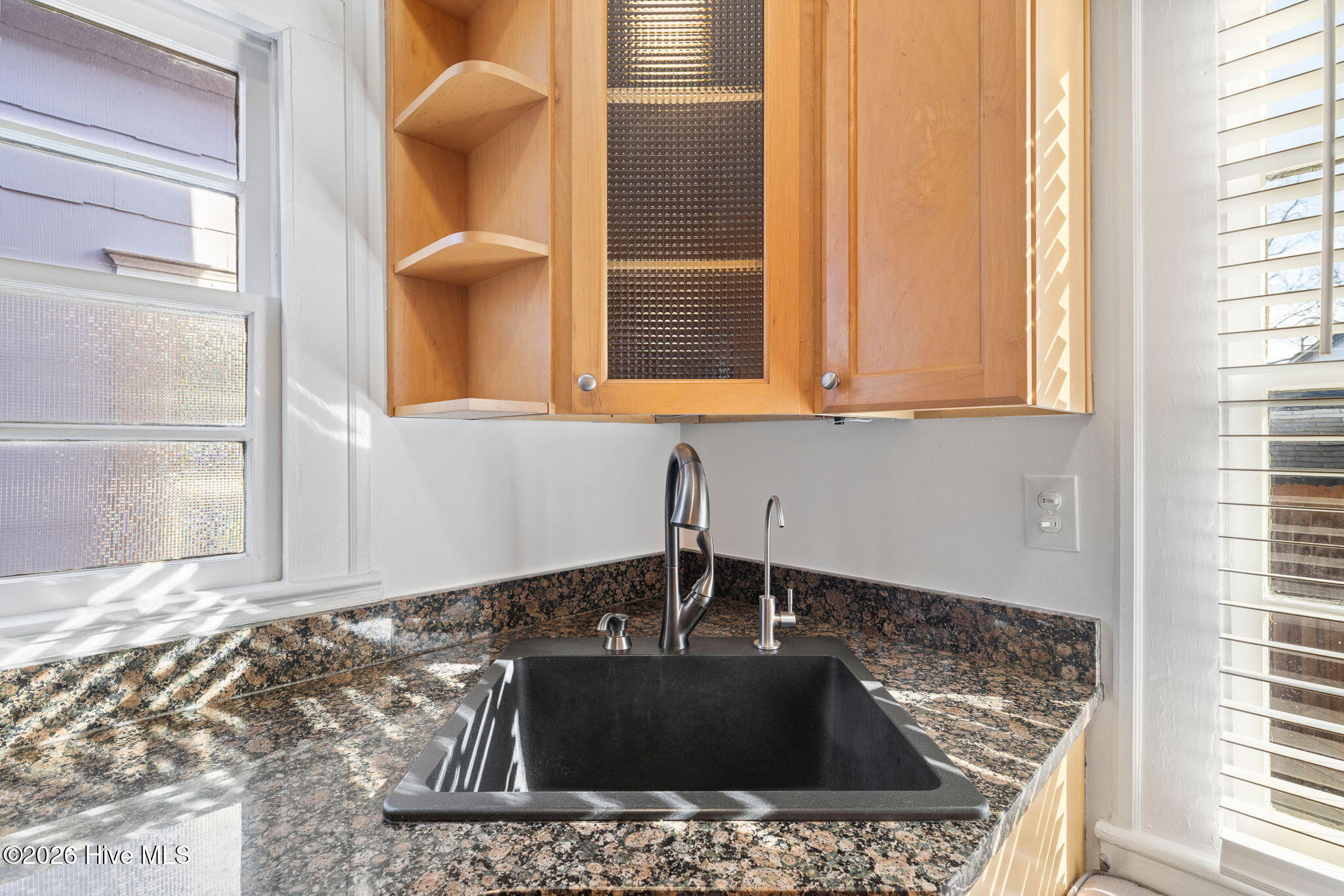 100550239 | Photo 23