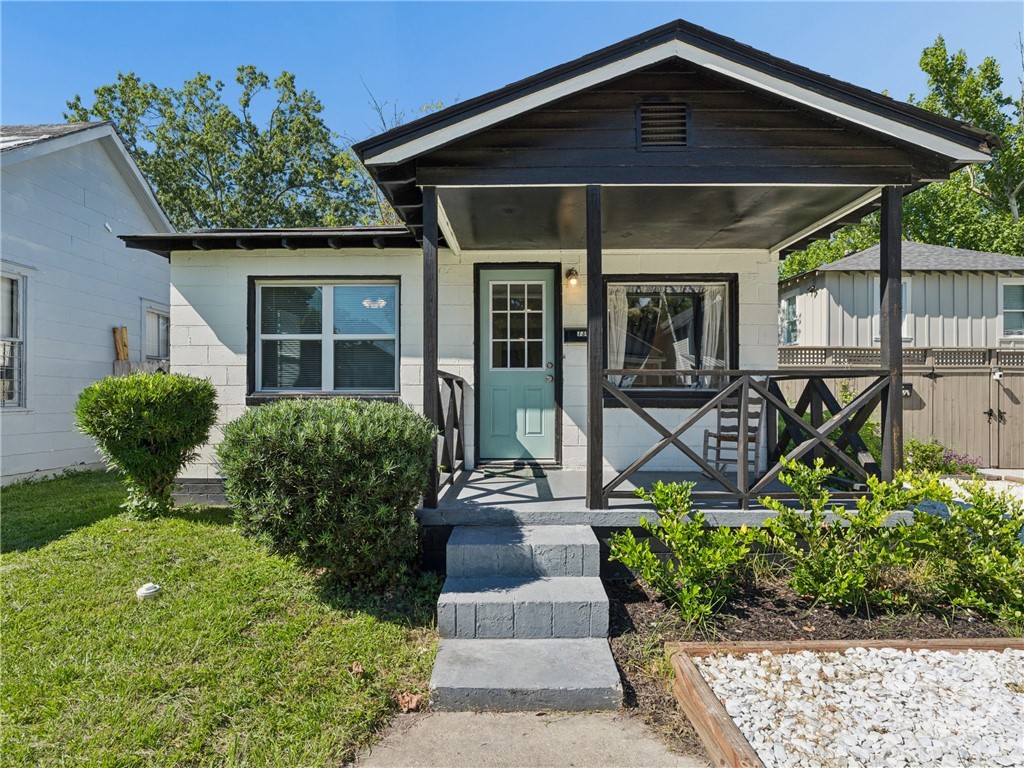 Homes for sale in Savannah, GA | 730 E 38th St, Savannah, GA 31401 | MLS# SA359679