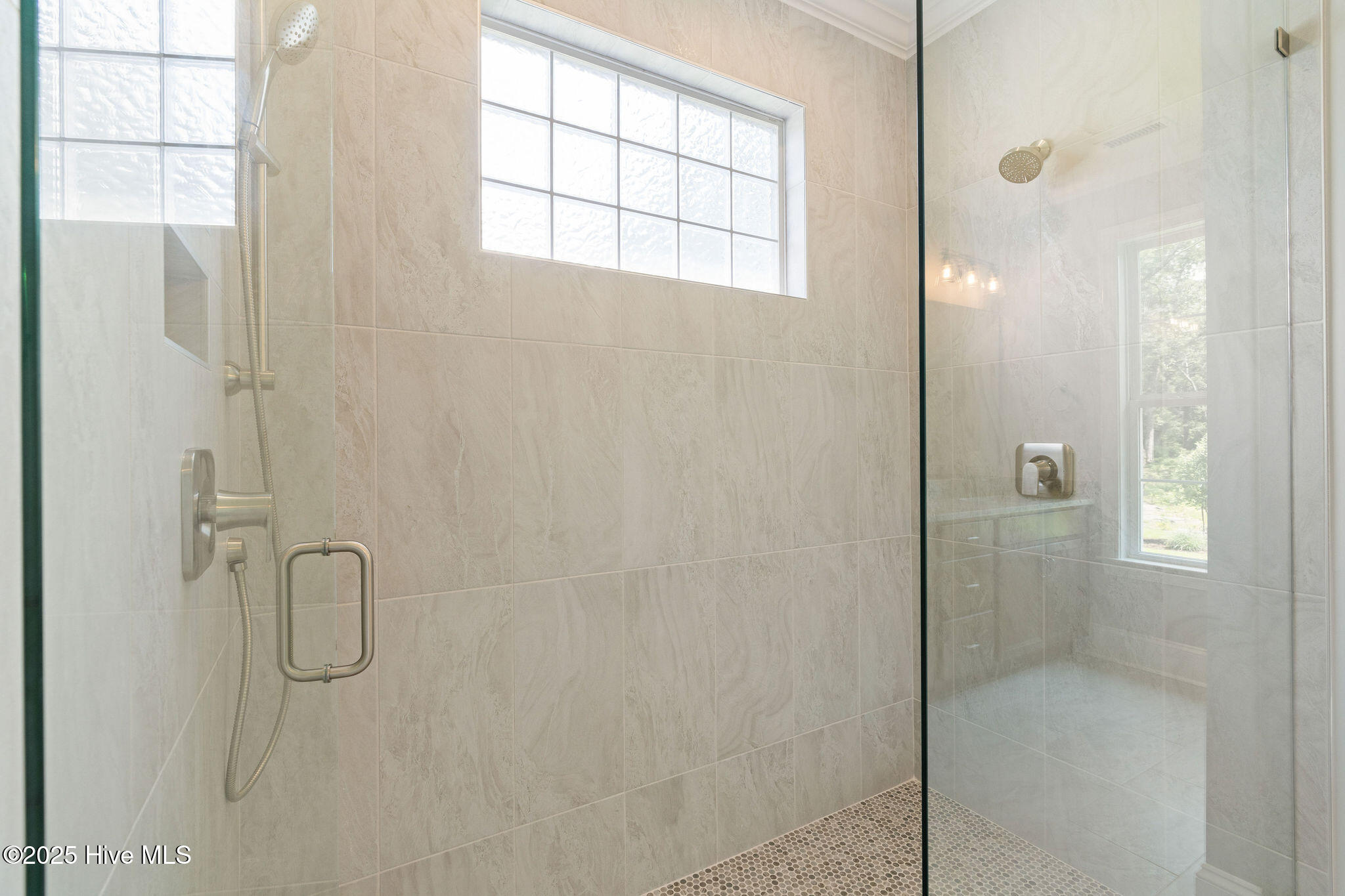 100530000 | Photo 40