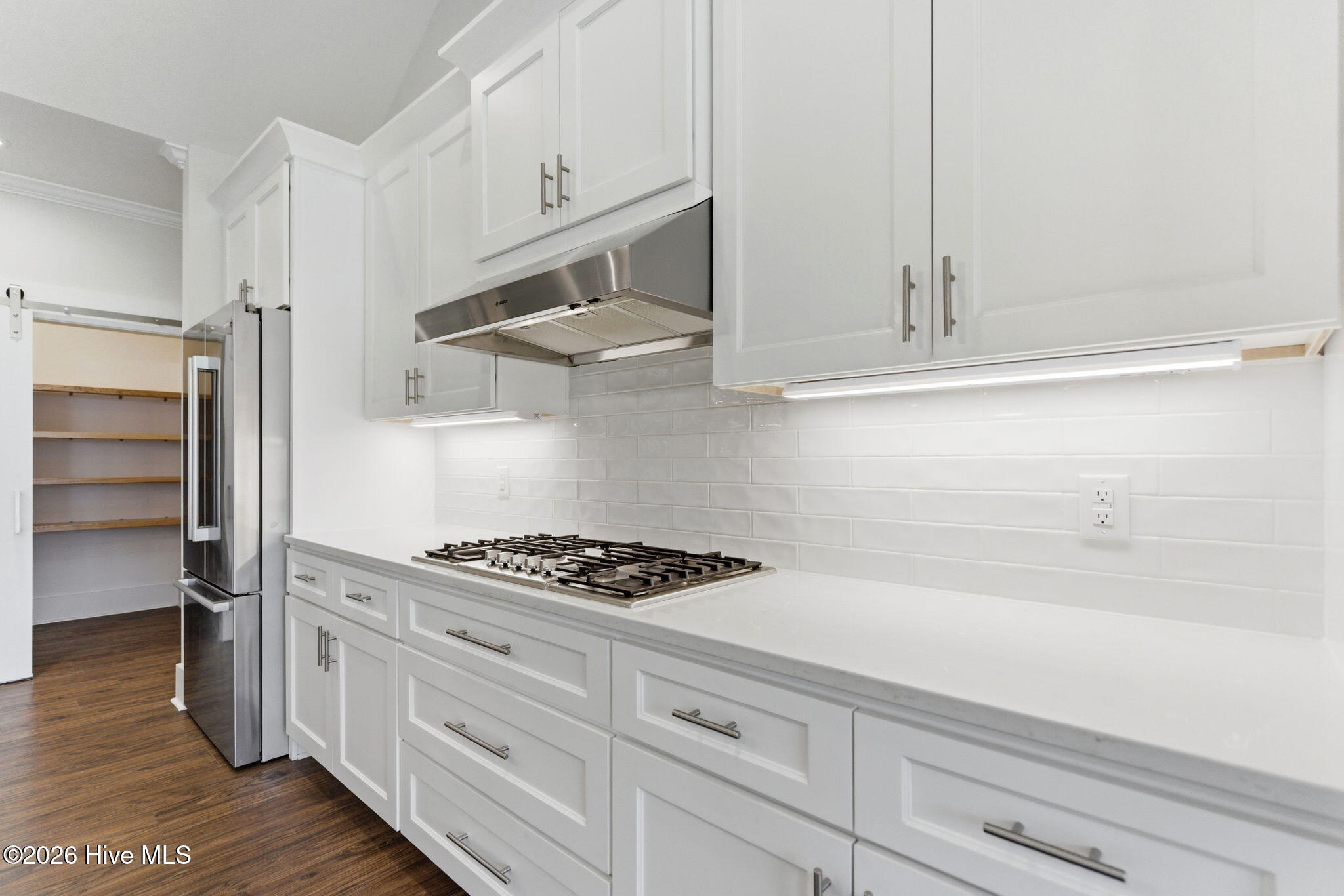 100543119 | Photo 18