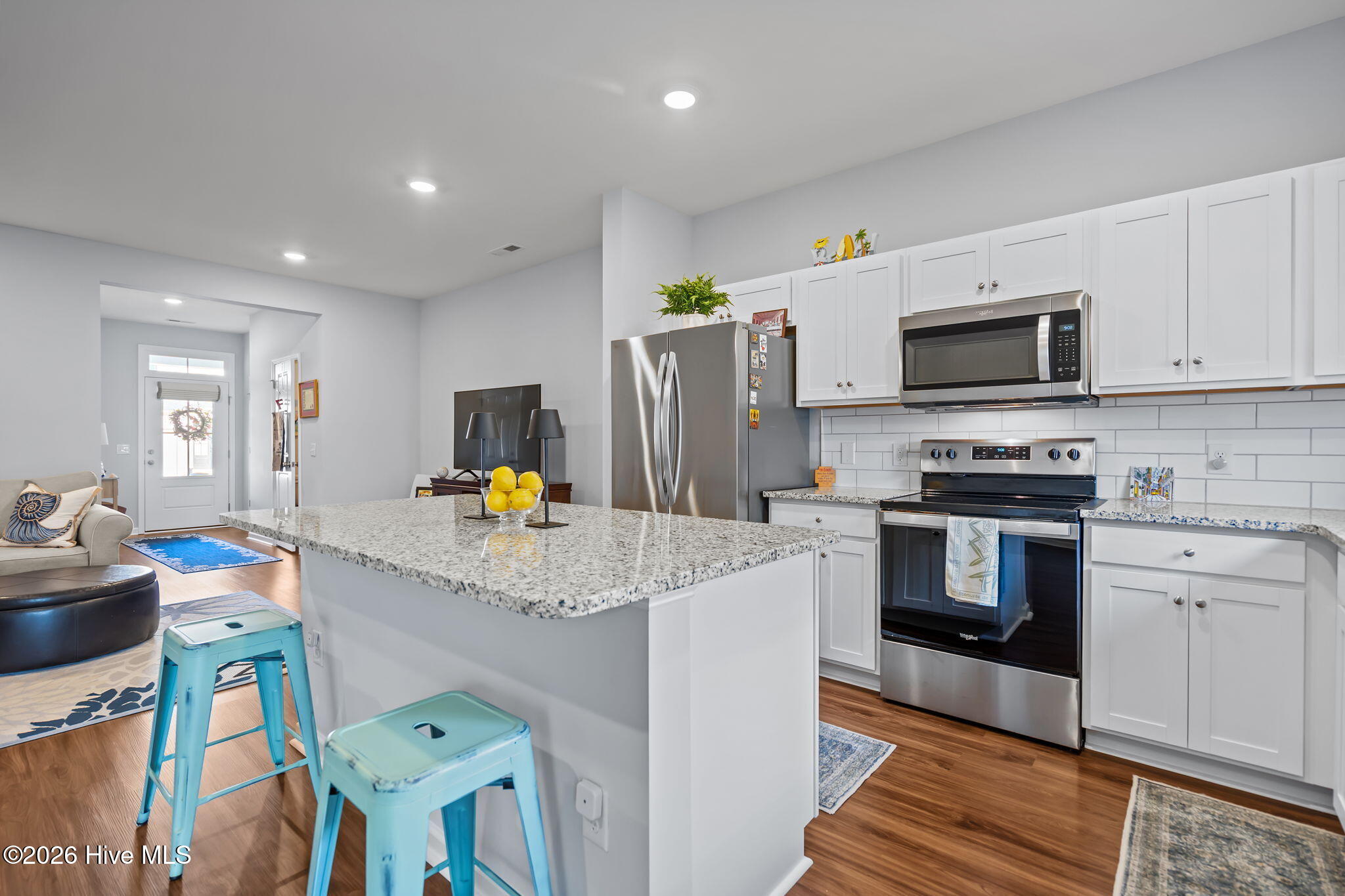 100562246 | Photo 12