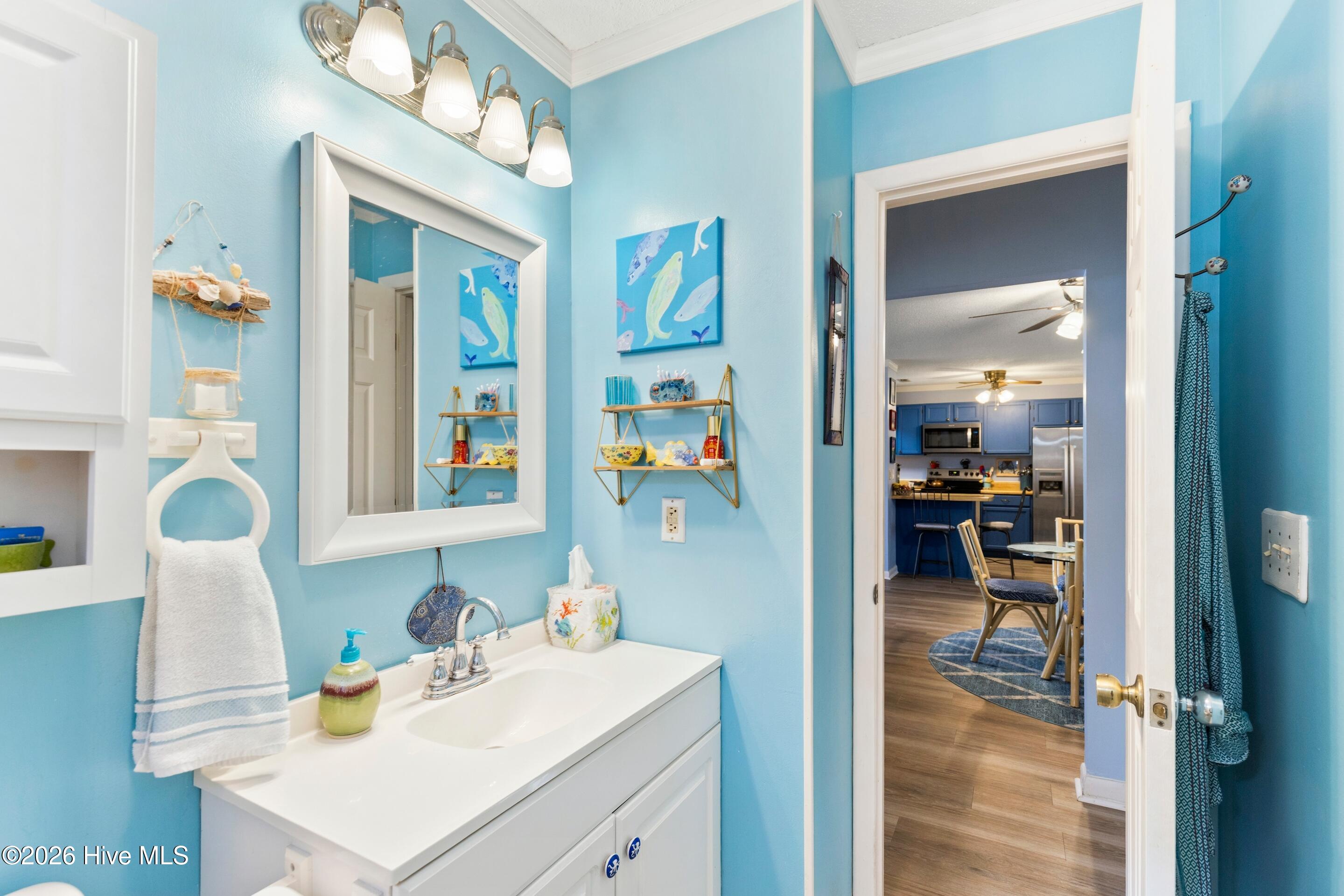 100550248 | Photo 38