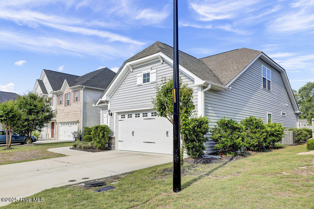 100512692 | Photo 30