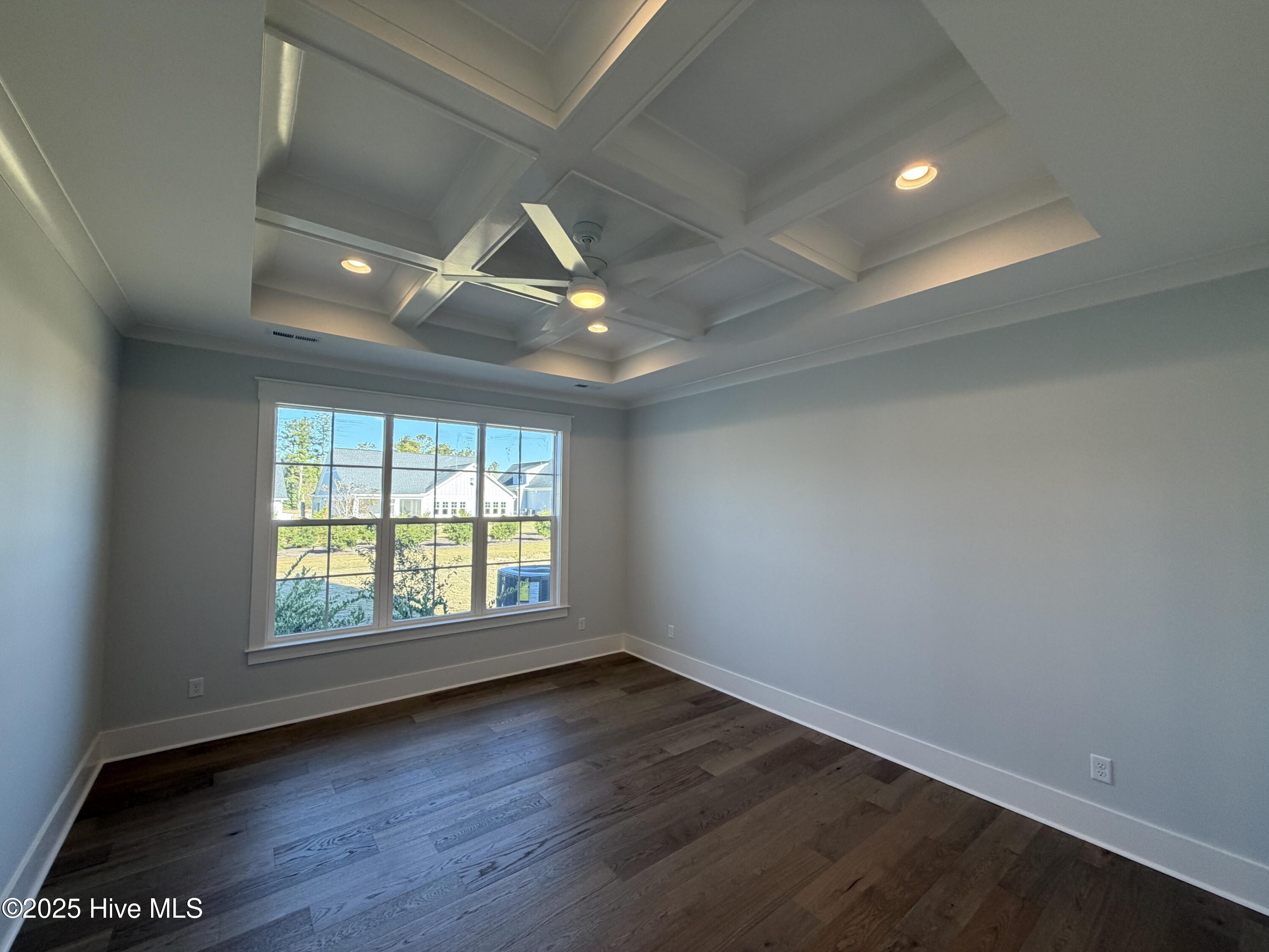 100518580 | Photo 40