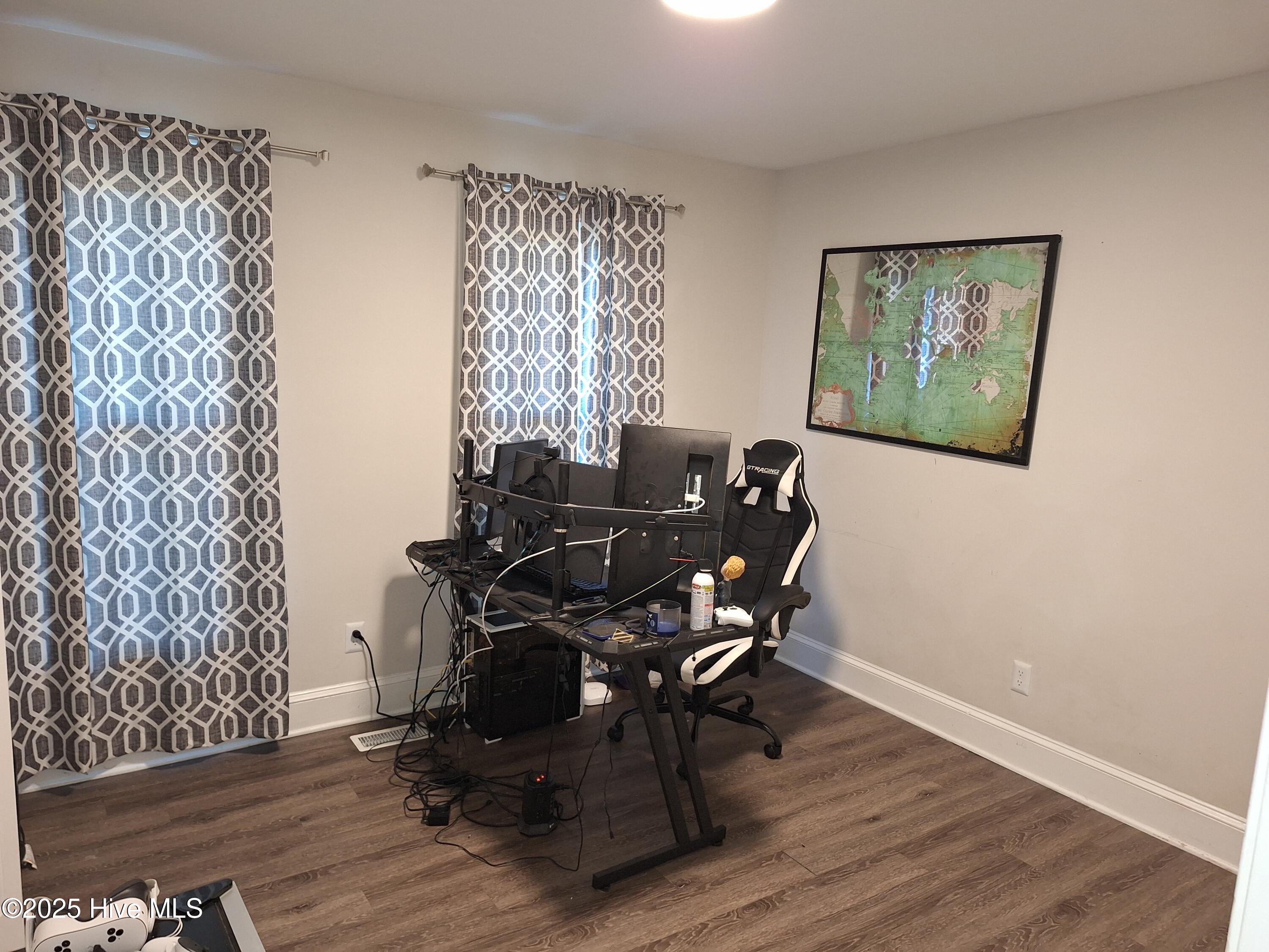 Bedroom/office