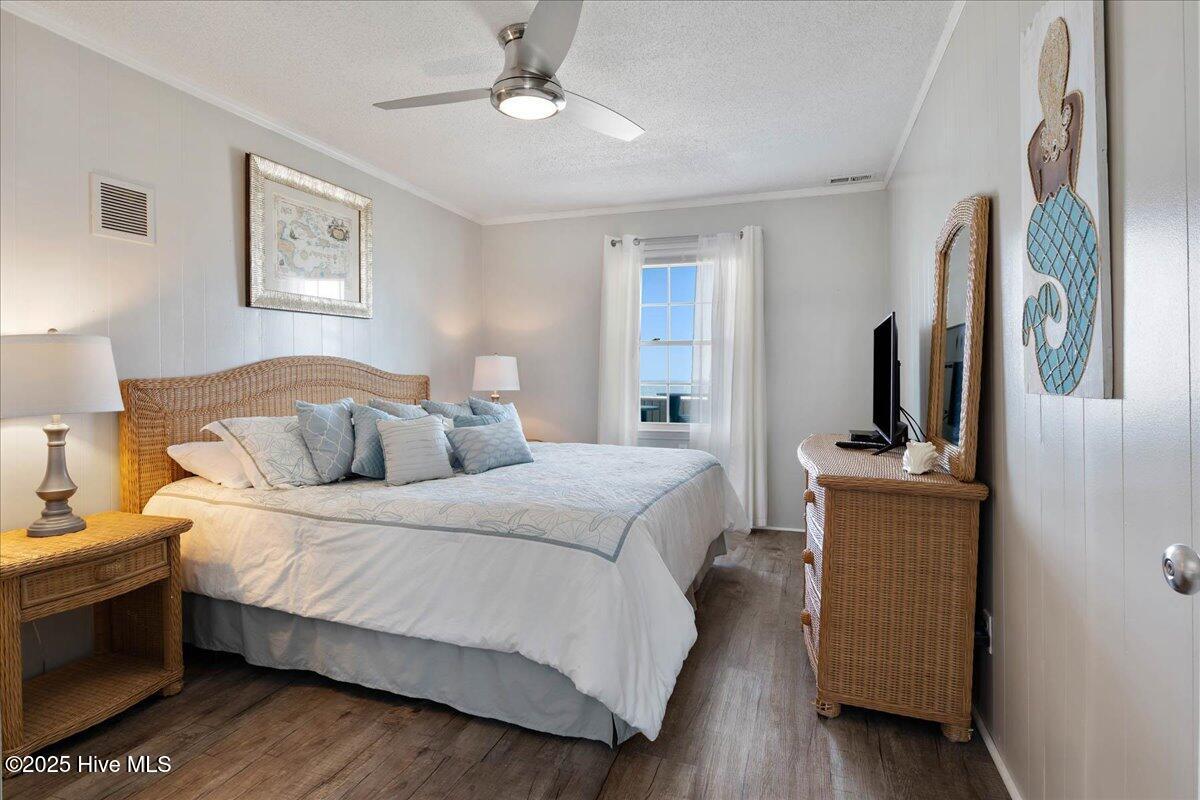 100550823 | Photo 26