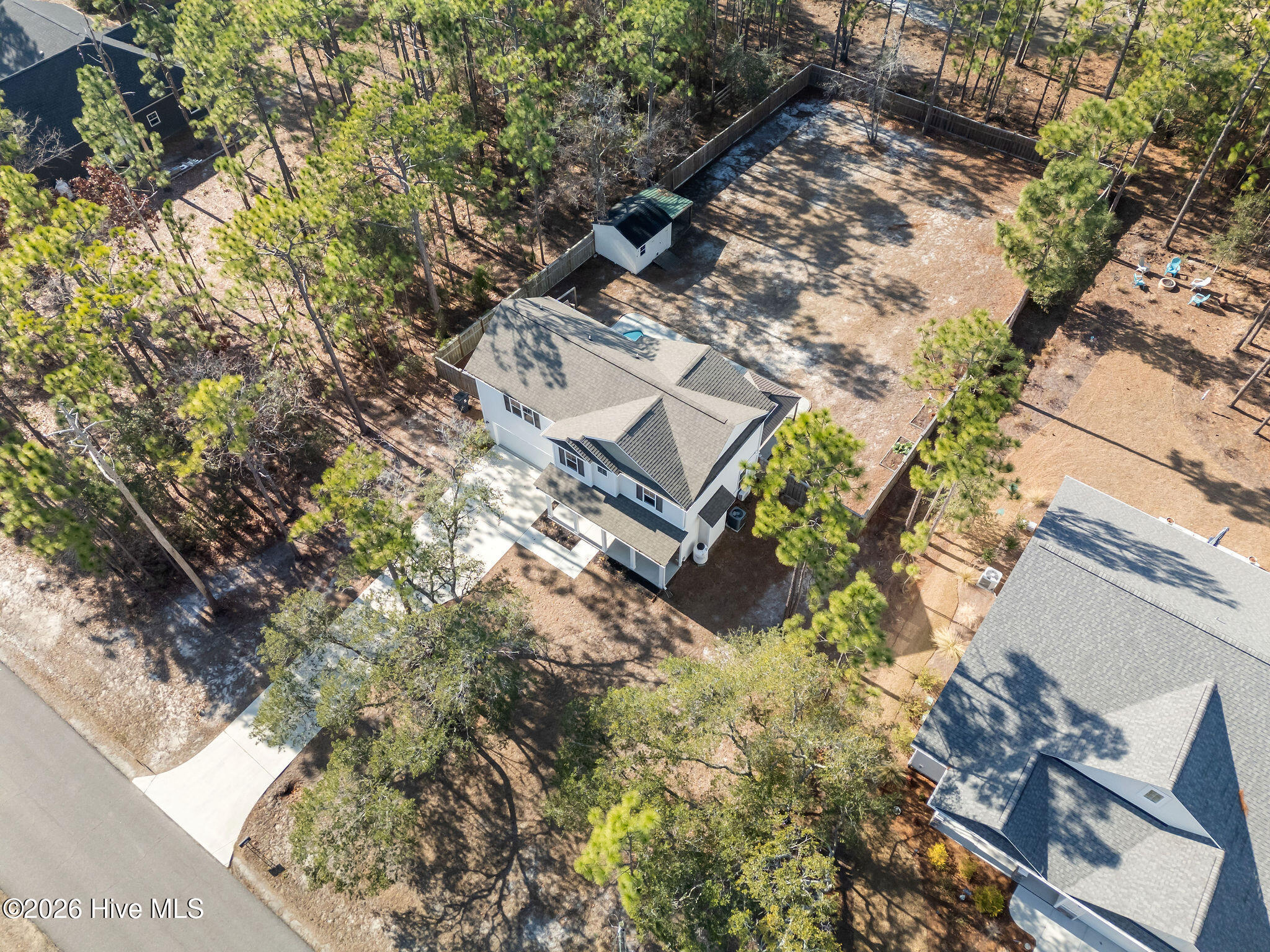 100548283 | Photo 38