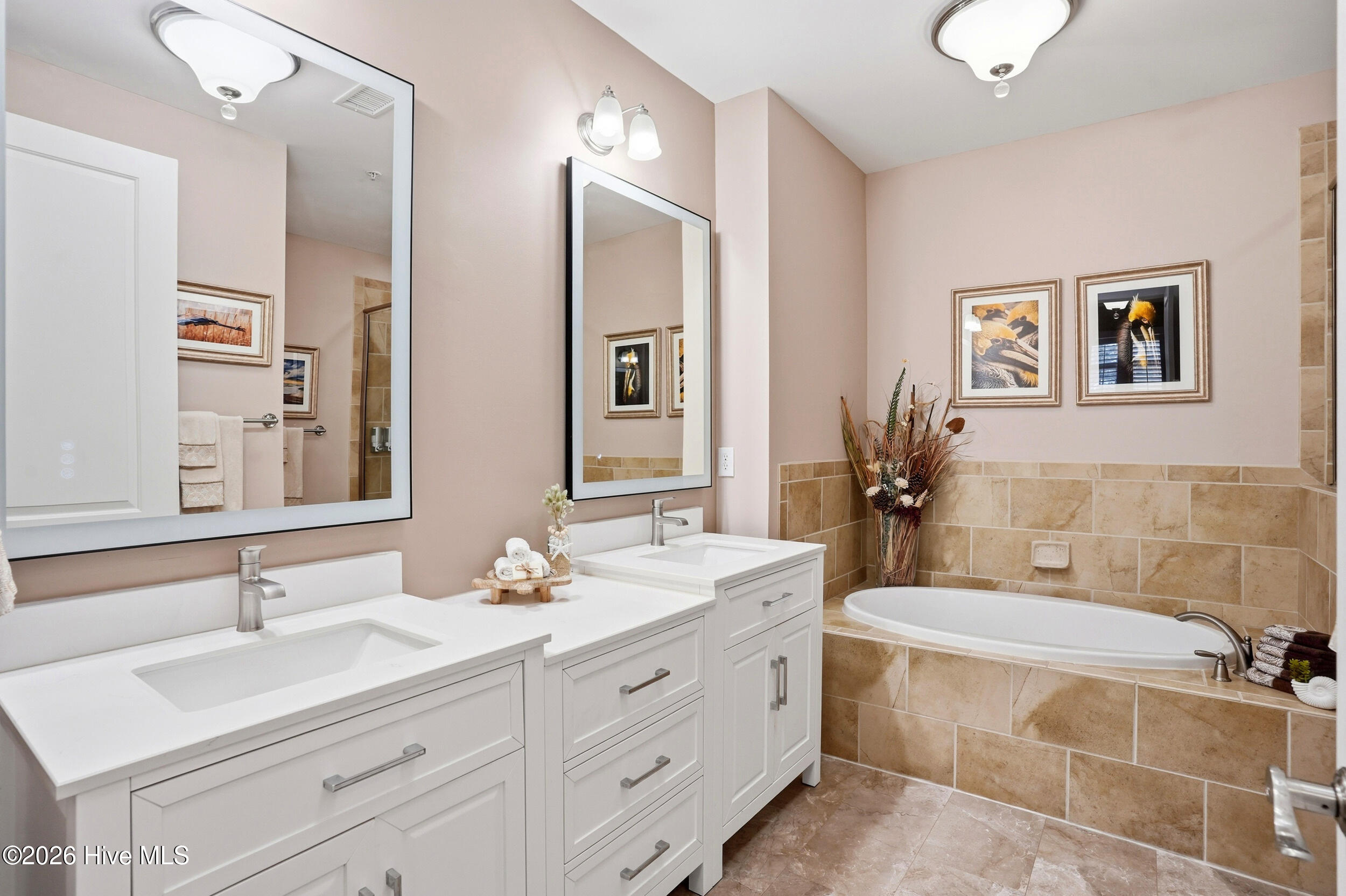 100551957 | Photo 18