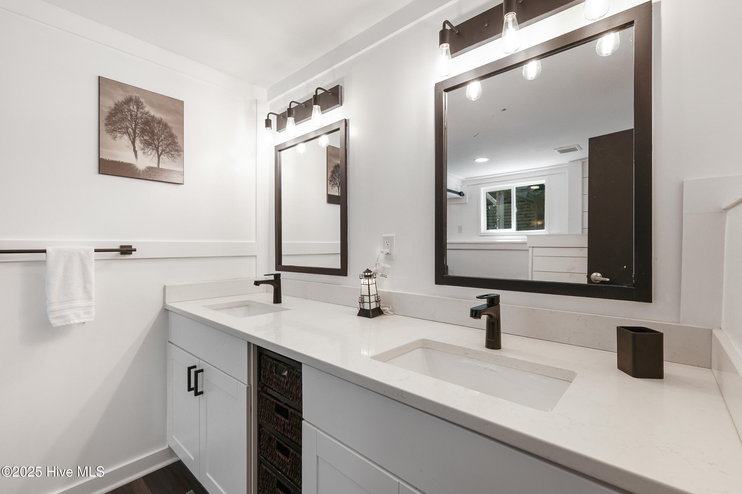 100527565 | Photo 15