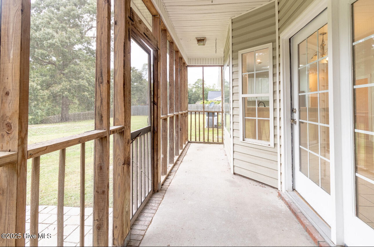 100536848 | Photo 44