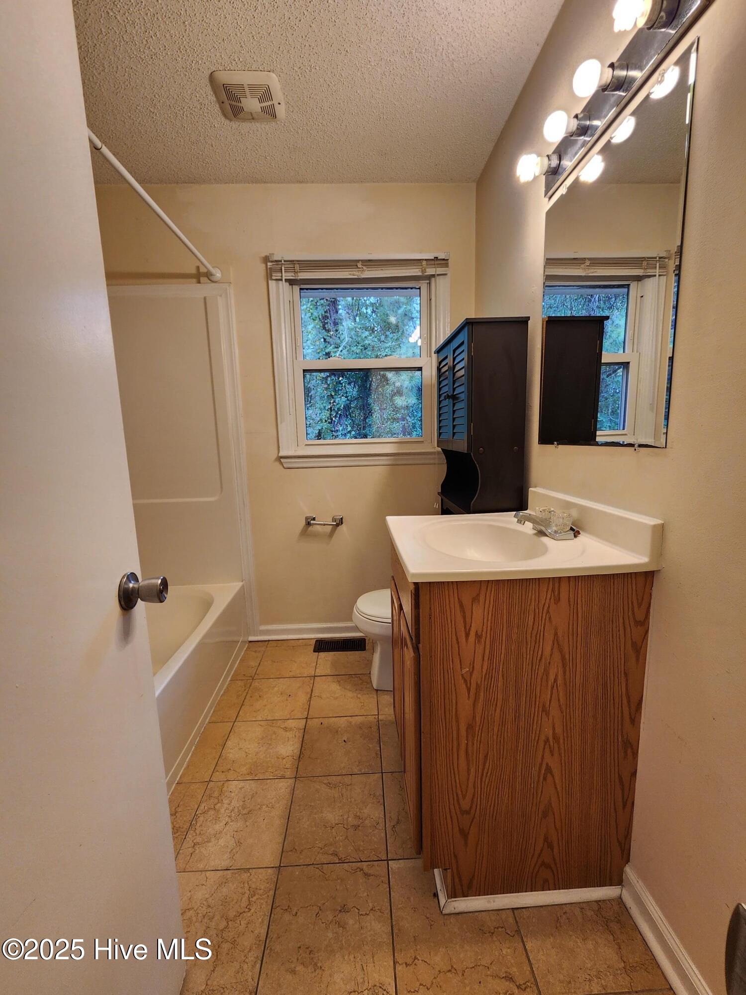 100524755 | Photo 10