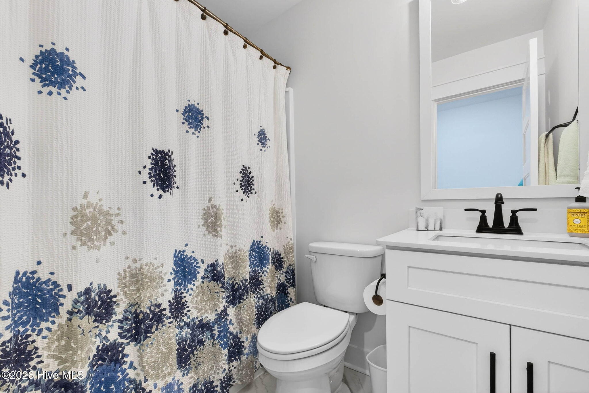 100561272 | Photo 38