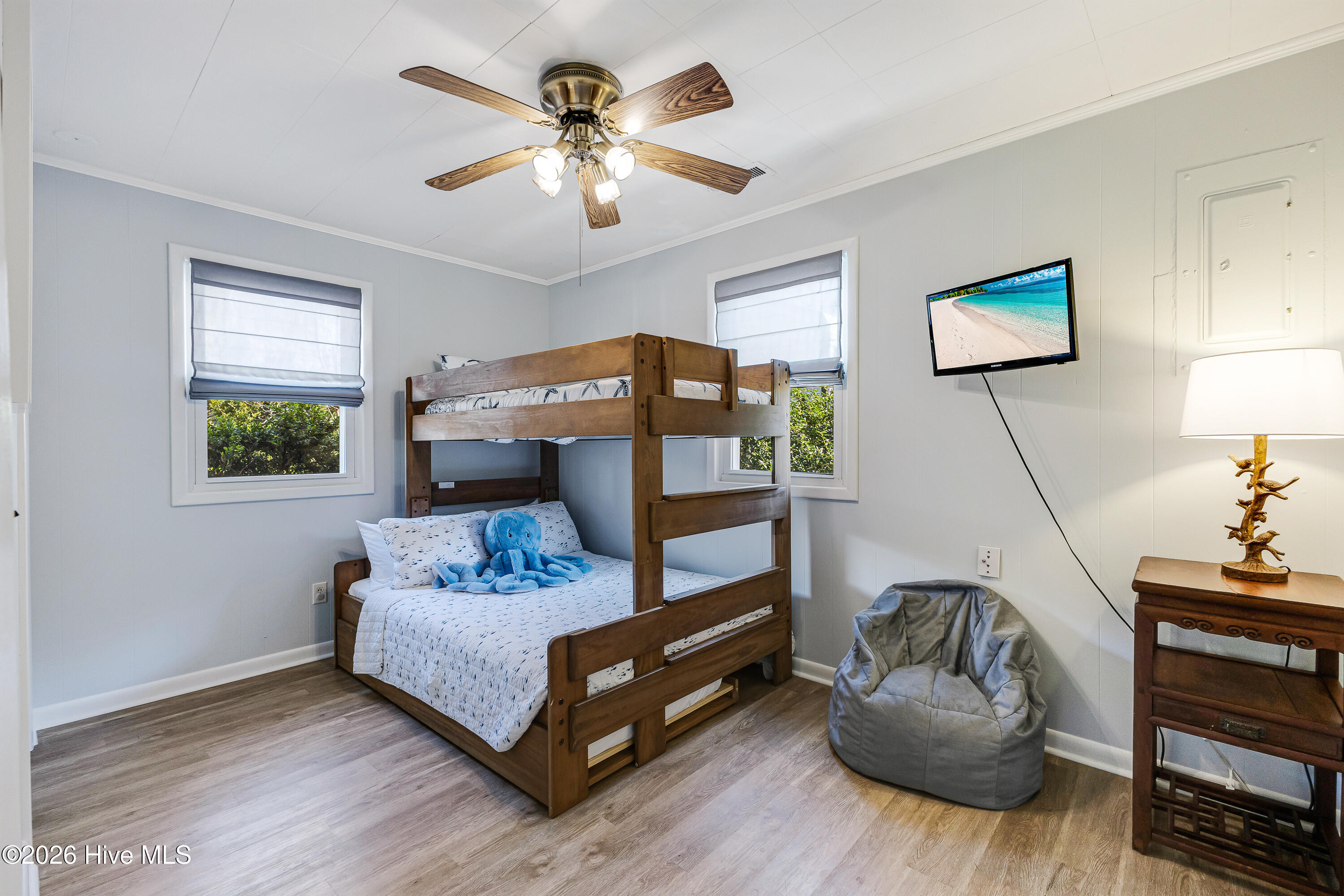 100569665 | Photo 12