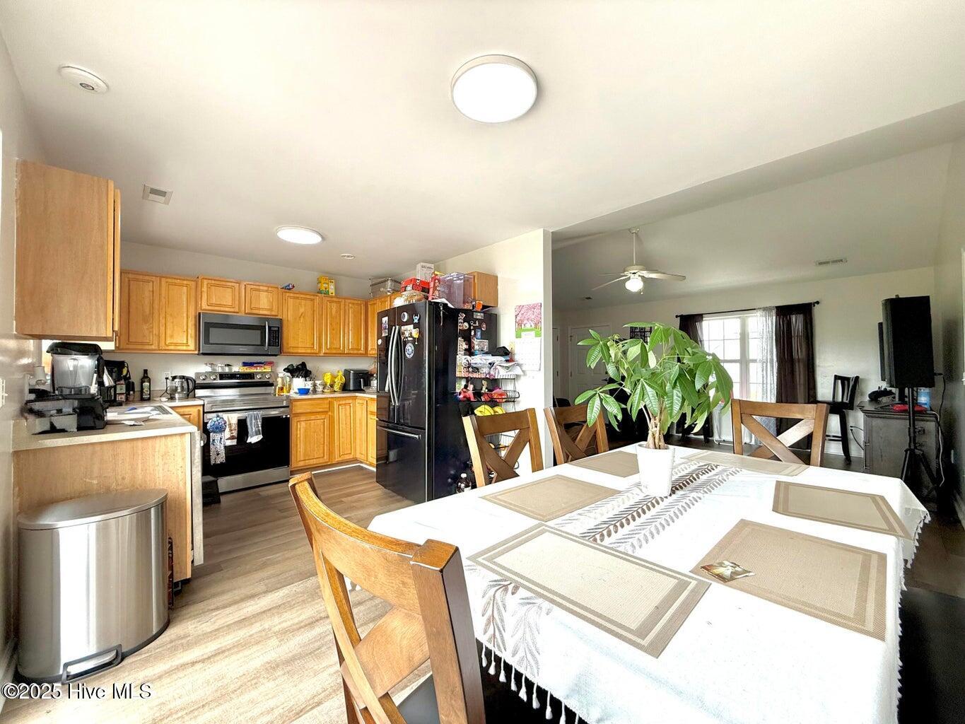 100528978 | Photo 15